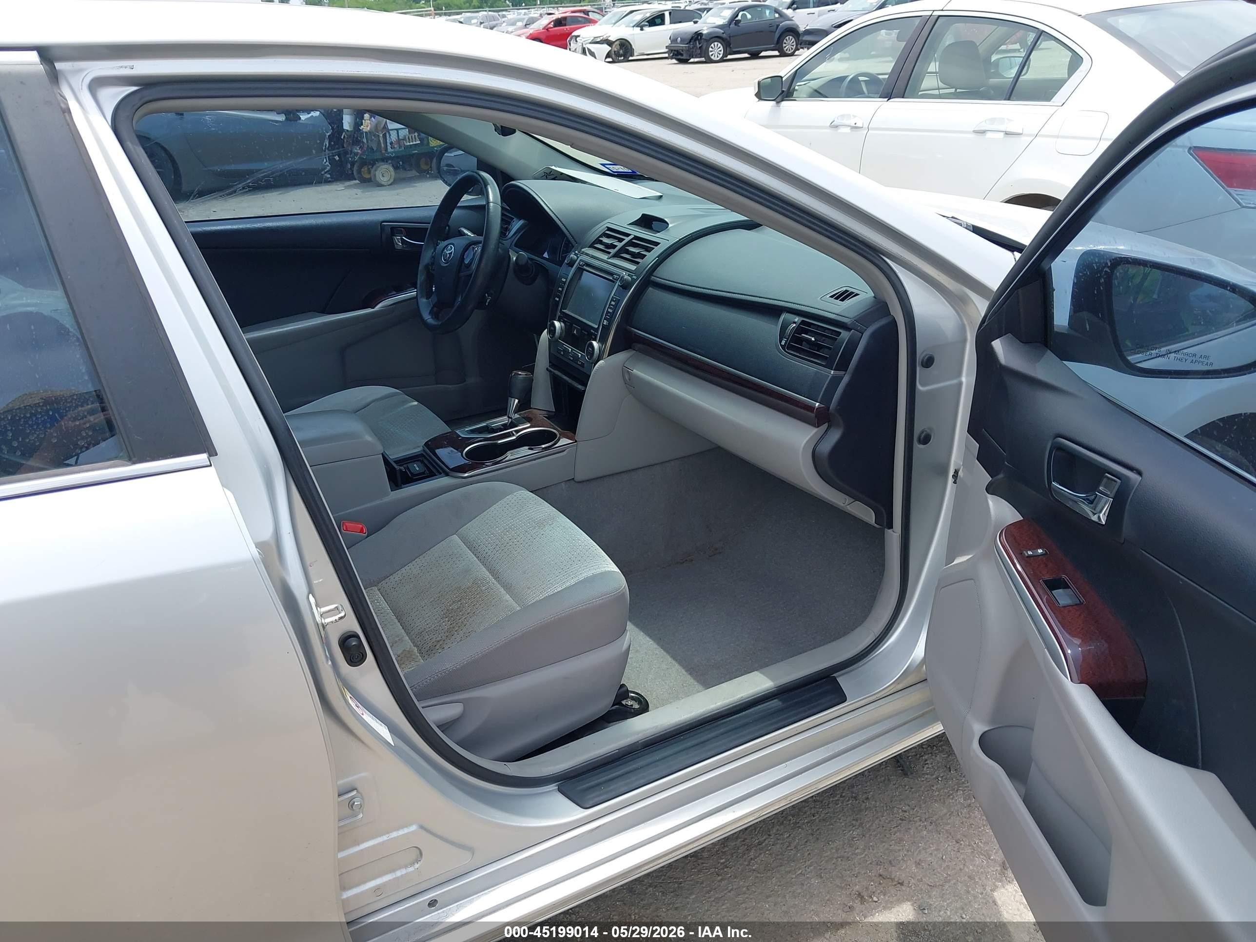 2014 Toyota Camry Xle Silver vin: 4T4BF1FK2ER427140