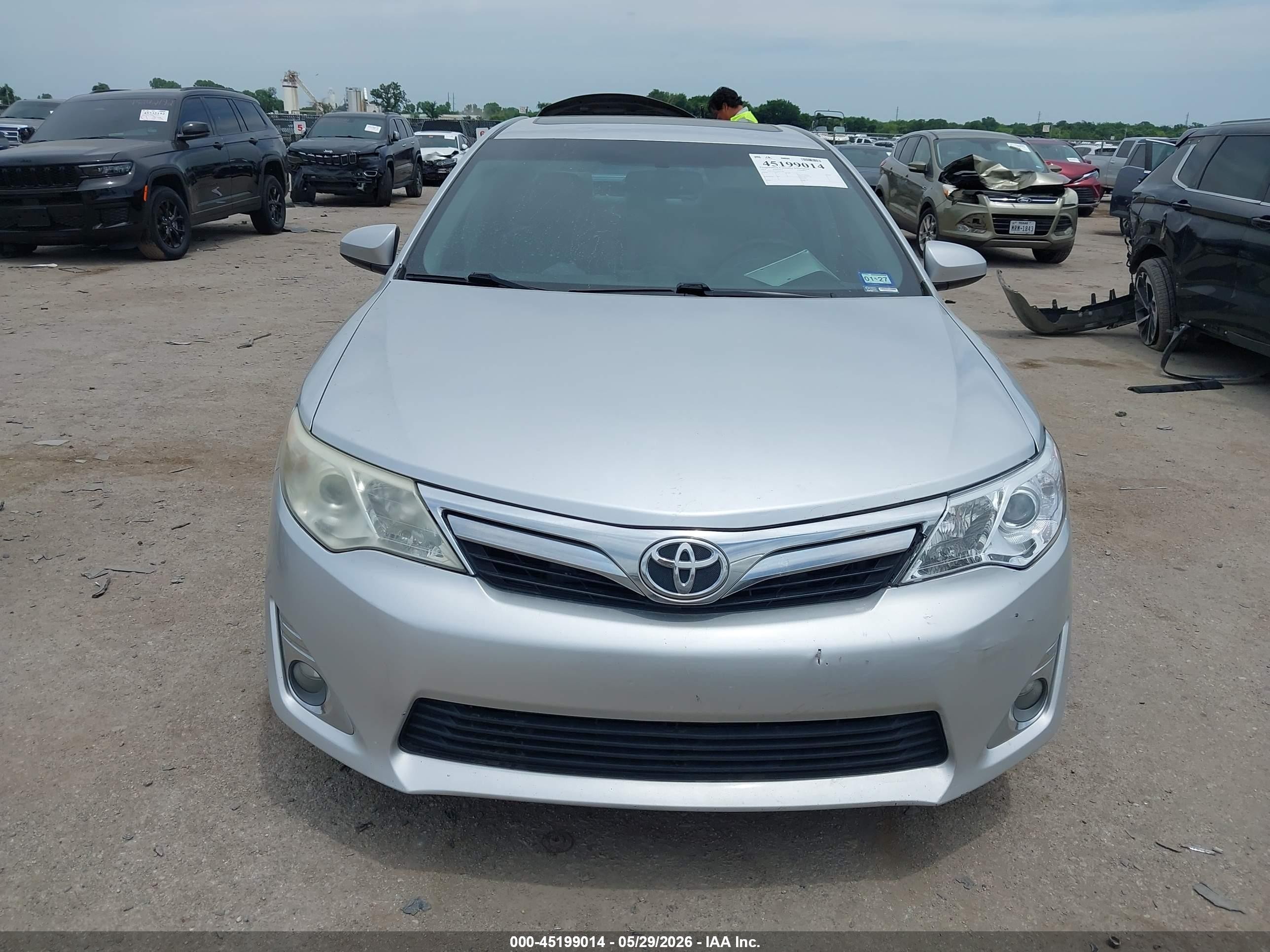2014 Toyota Camry Xle Silver vin: 4T4BF1FK2ER427140