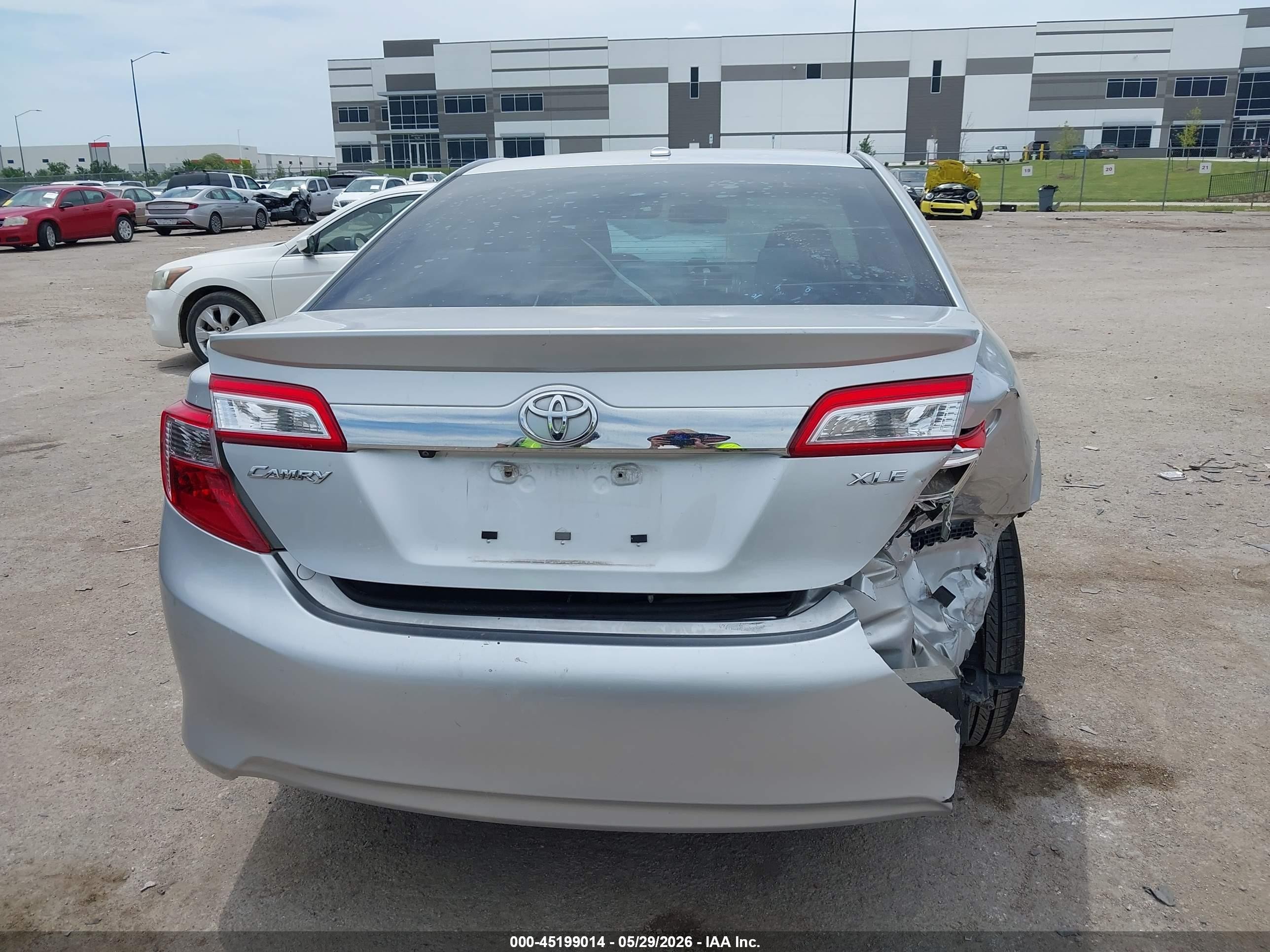2014 Toyota Camry Xle Silver vin: 4T4BF1FK2ER427140