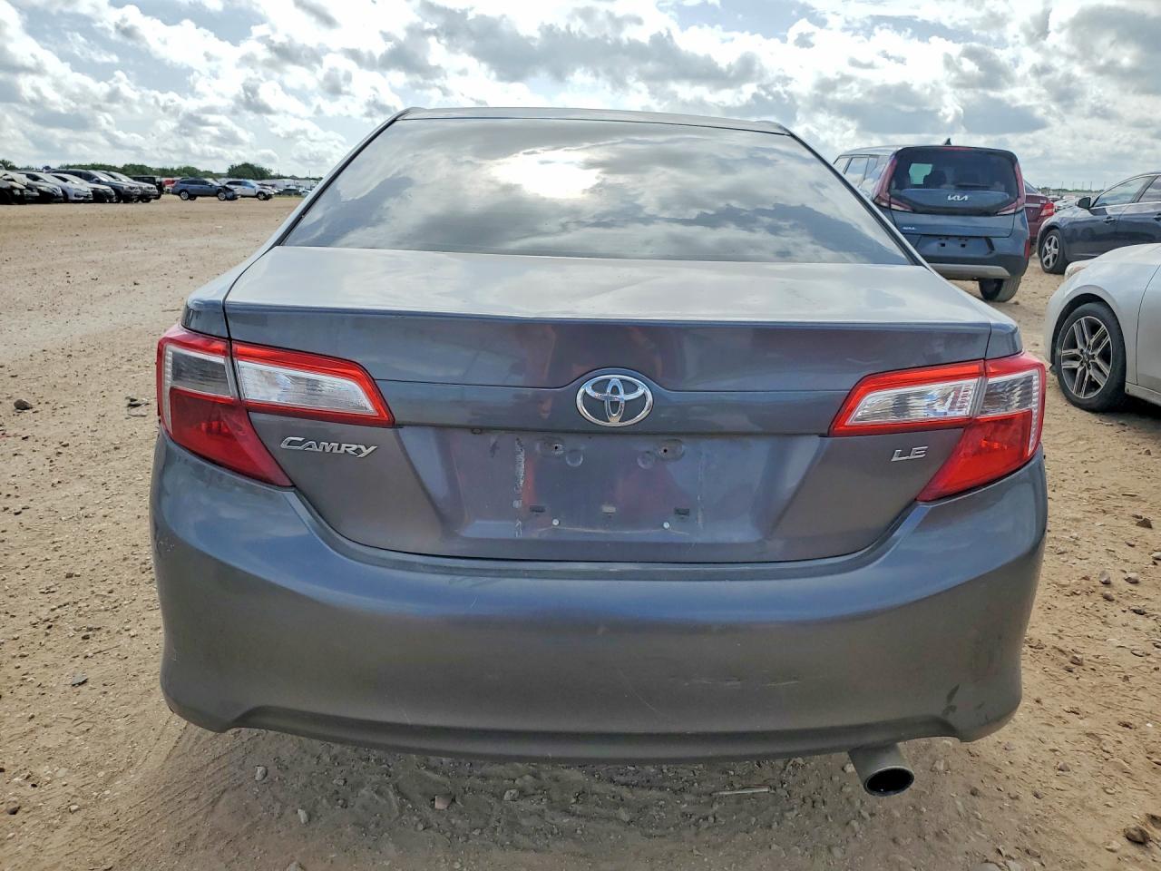 2014 Toyota Camry Le Gray vin: 4T4BF1FK2ER427297