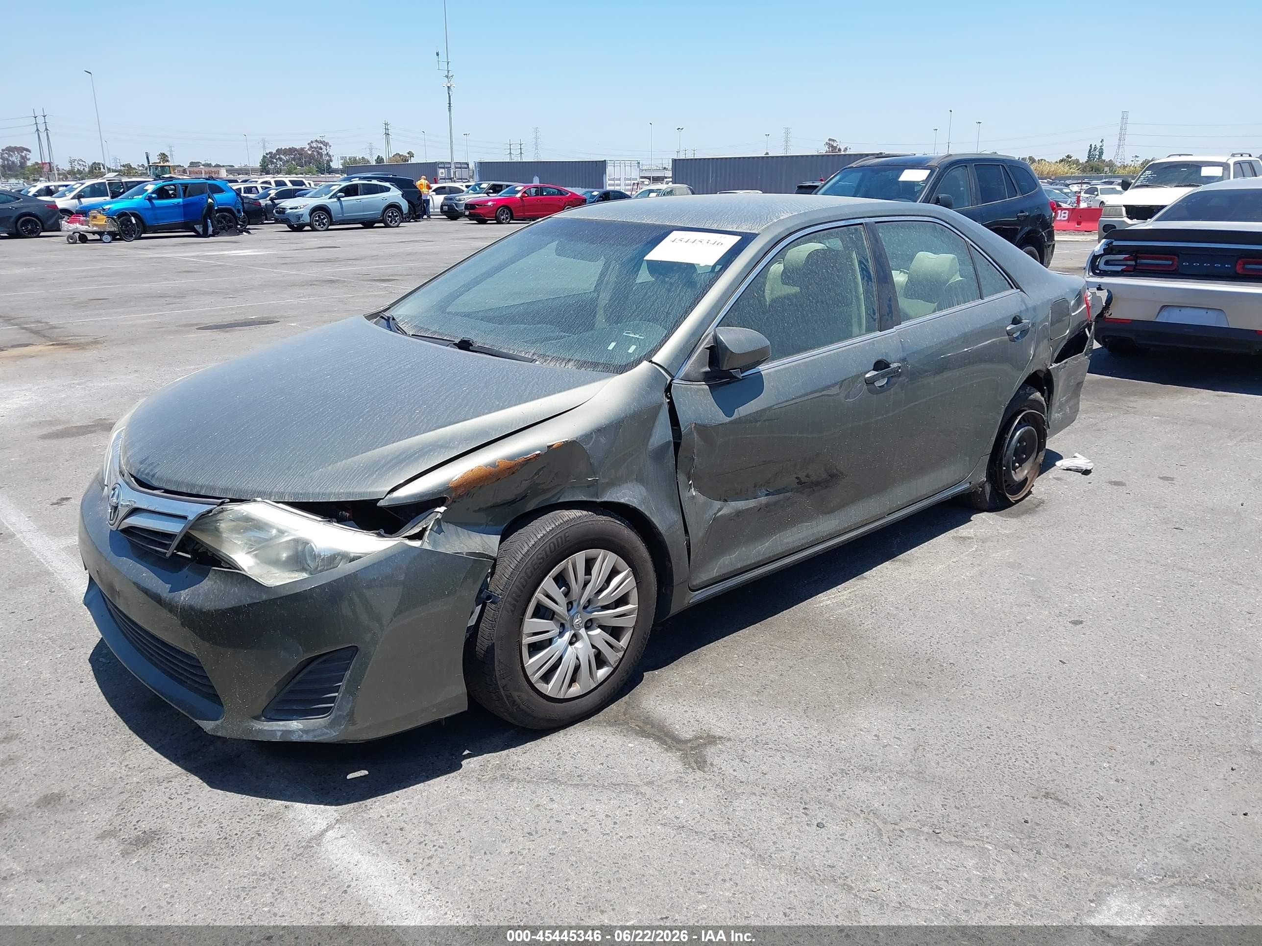 2014 Toyota Camry Le Серый vin: 4T4BF1FK2ER440941