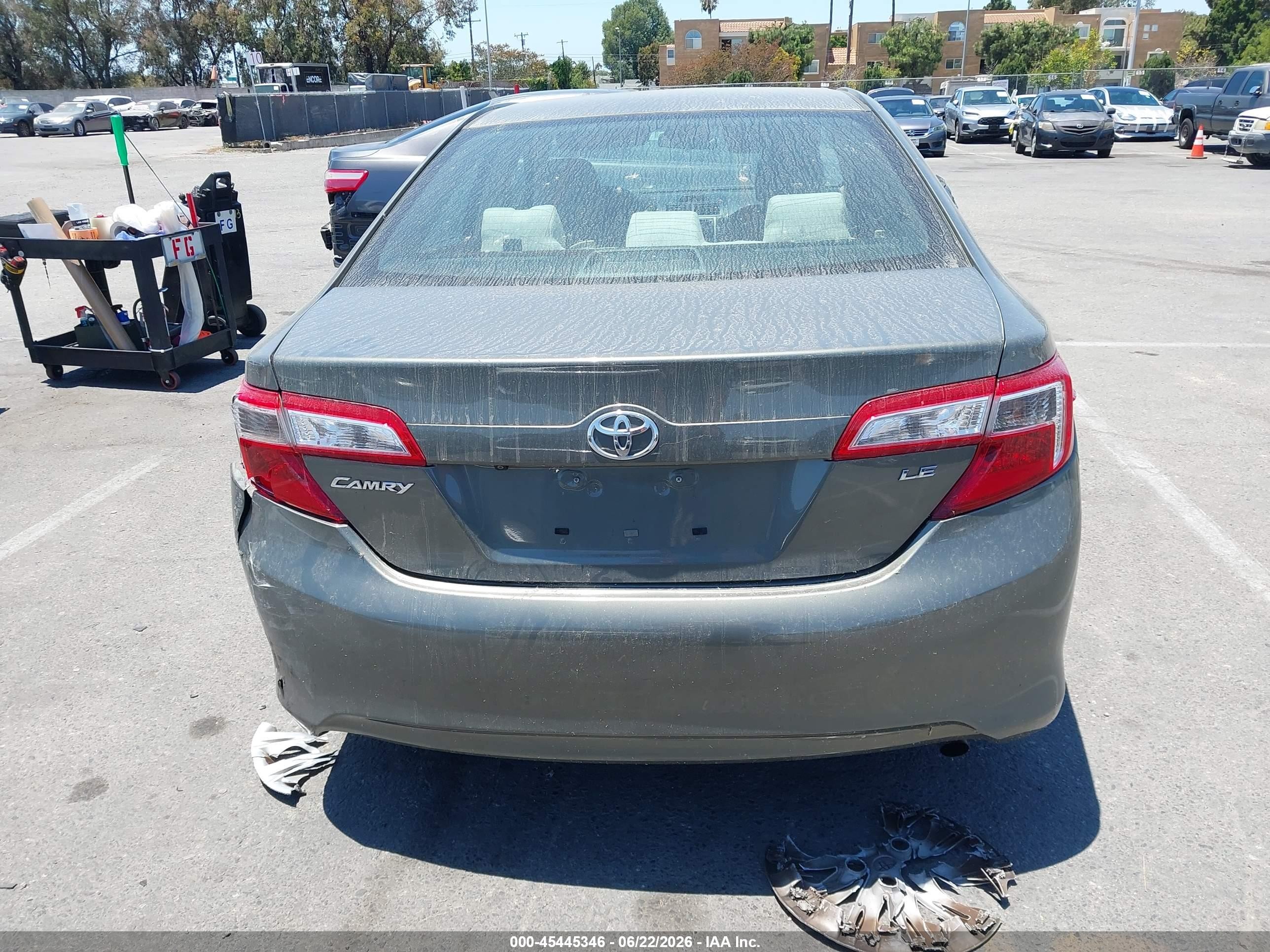 2014 Toyota Camry Le Серый vin: 4T4BF1FK2ER440941