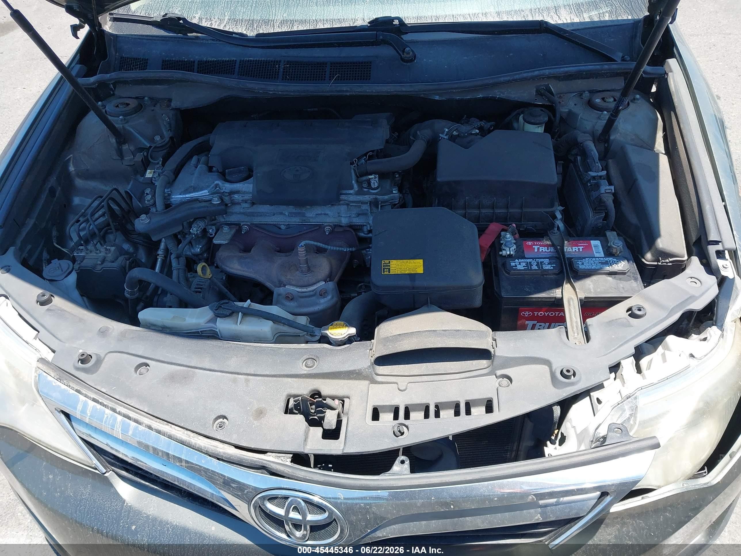 2014 Toyota Camry Le Серый vin: 4T4BF1FK2ER440941