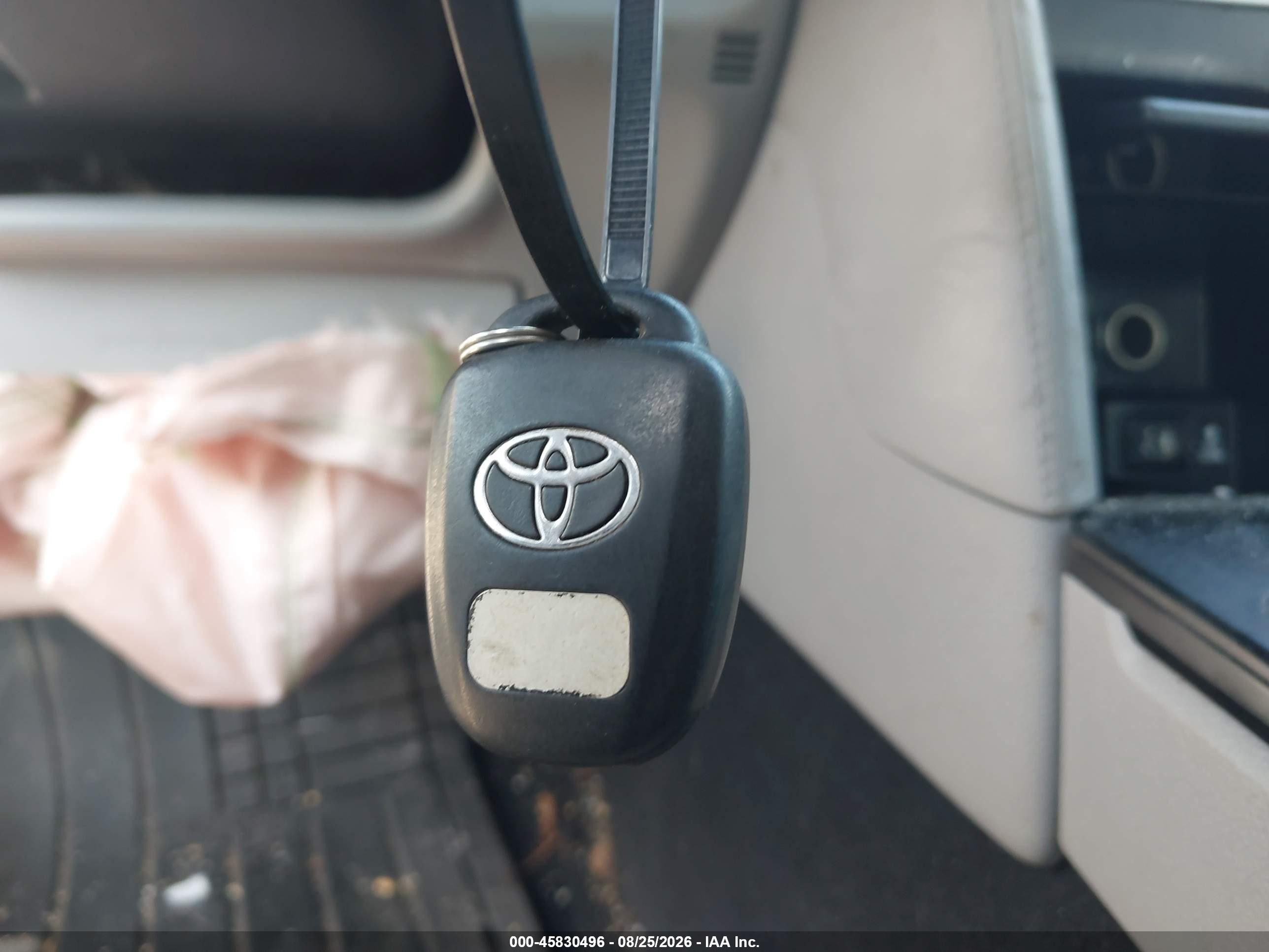 2014 Toyota Camry Le Silver vin: 4T4BF1FK2ER444858