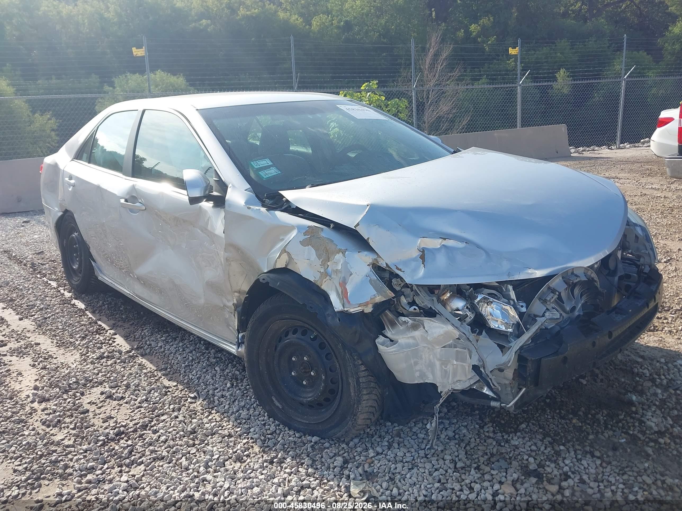 2014 Toyota Camry Le Silver vin: 4T4BF1FK2ER444858