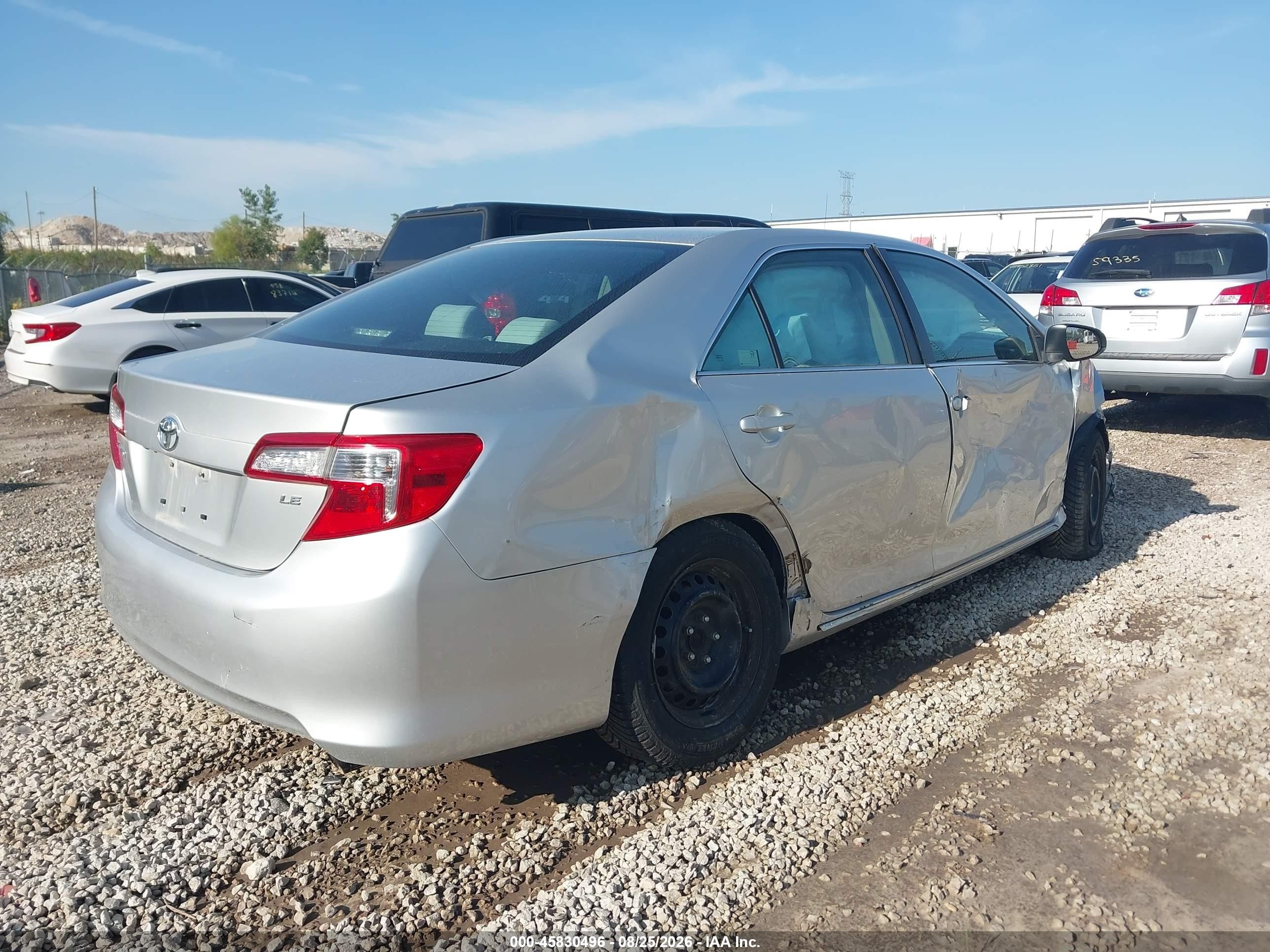 2014 Toyota Camry Le Silver vin: 4T4BF1FK2ER444858
