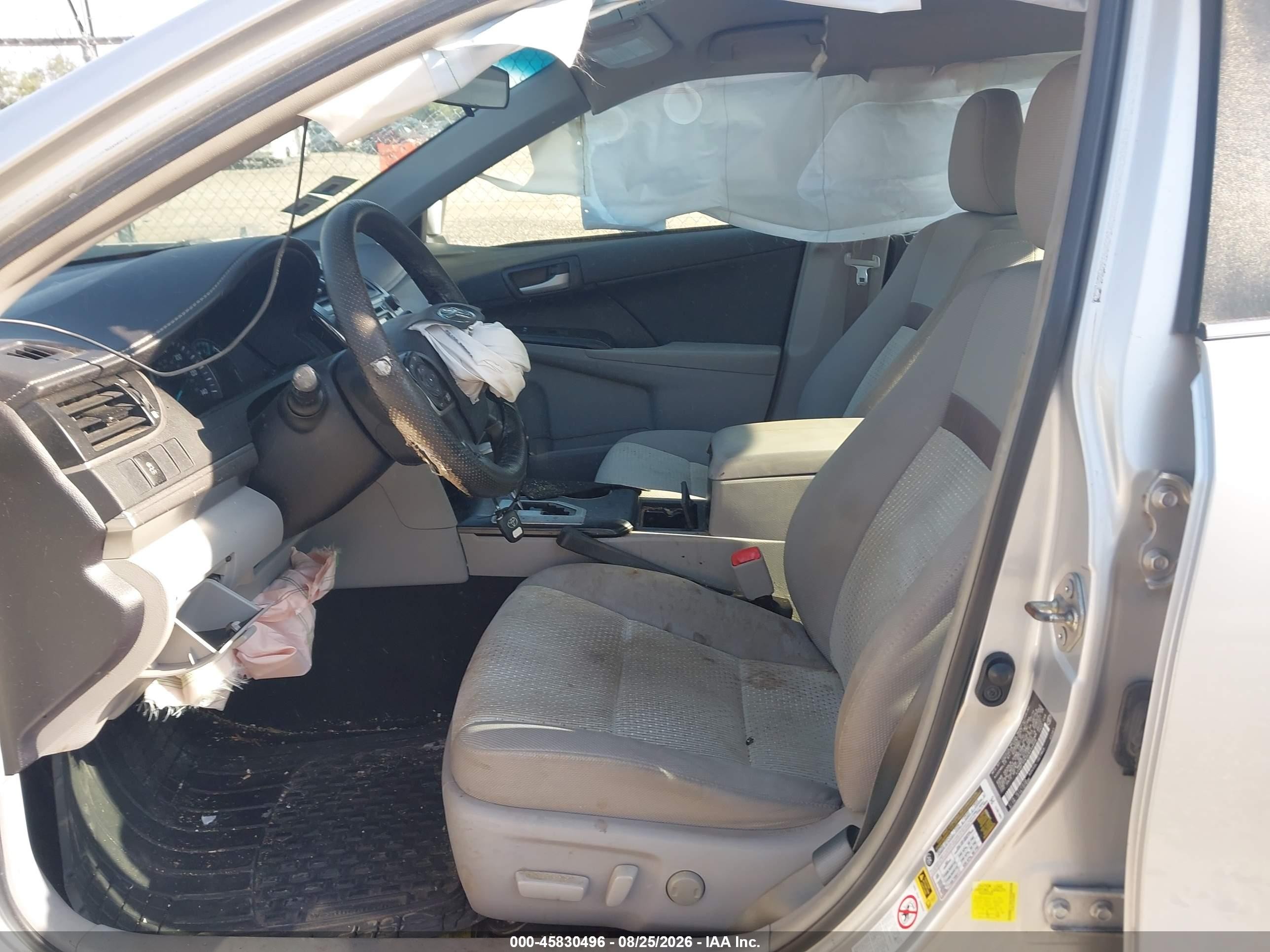 2014 Toyota Camry Le Silver vin: 4T4BF1FK2ER444858