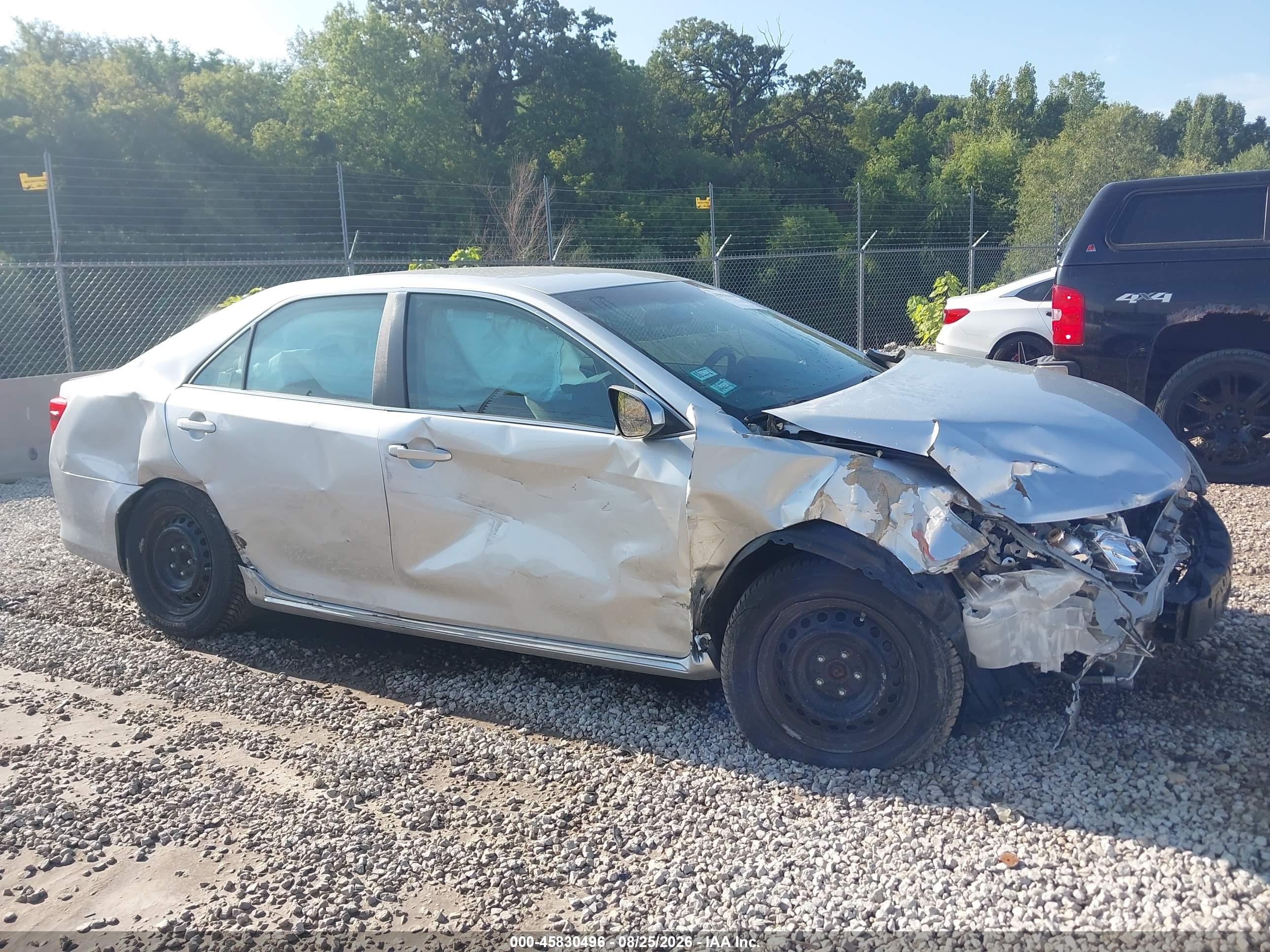 2014 Toyota Camry Le Silver vin: 4T4BF1FK2ER444858