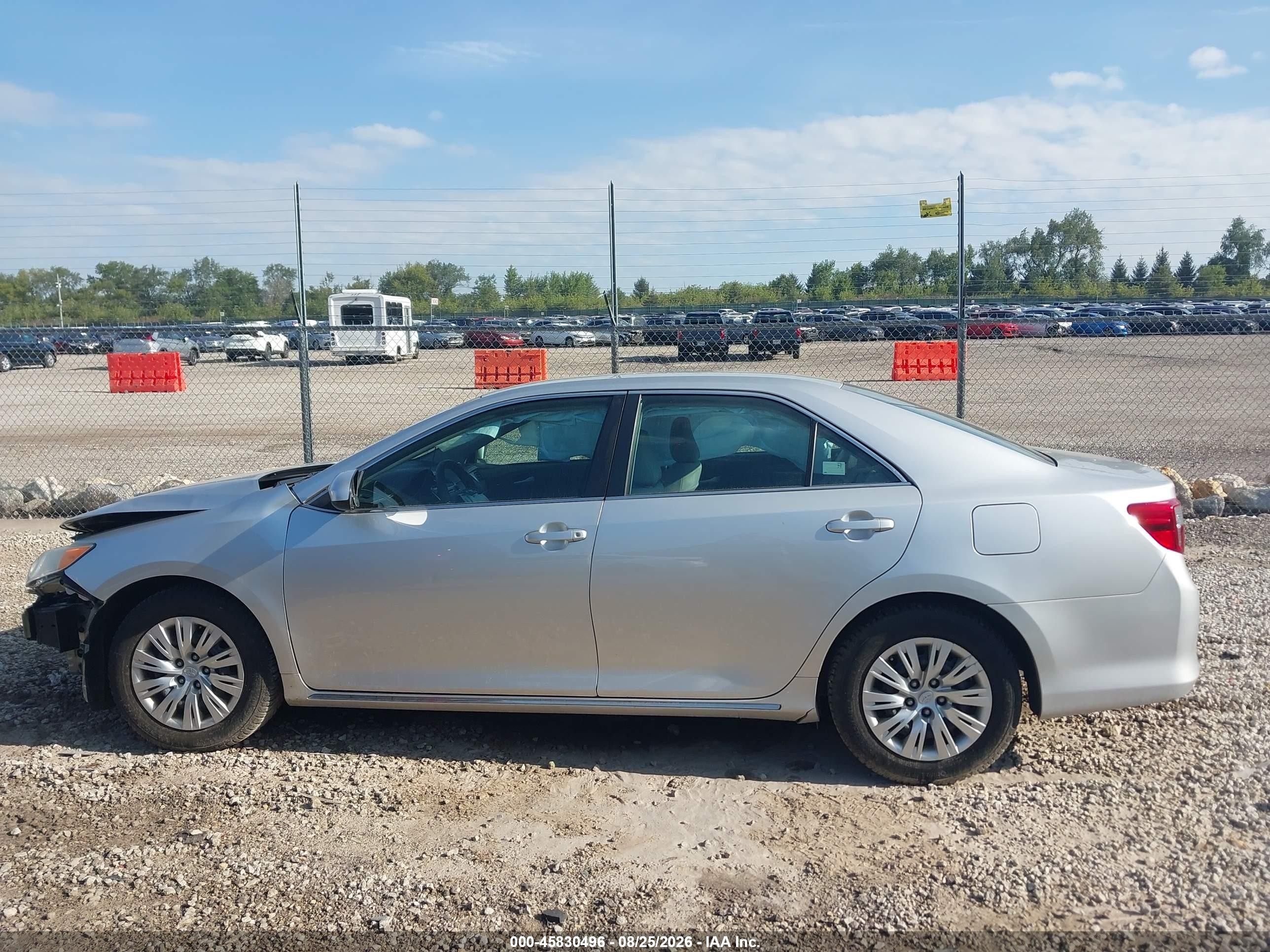 2014 Toyota Camry Le Silver vin: 4T4BF1FK2ER444858