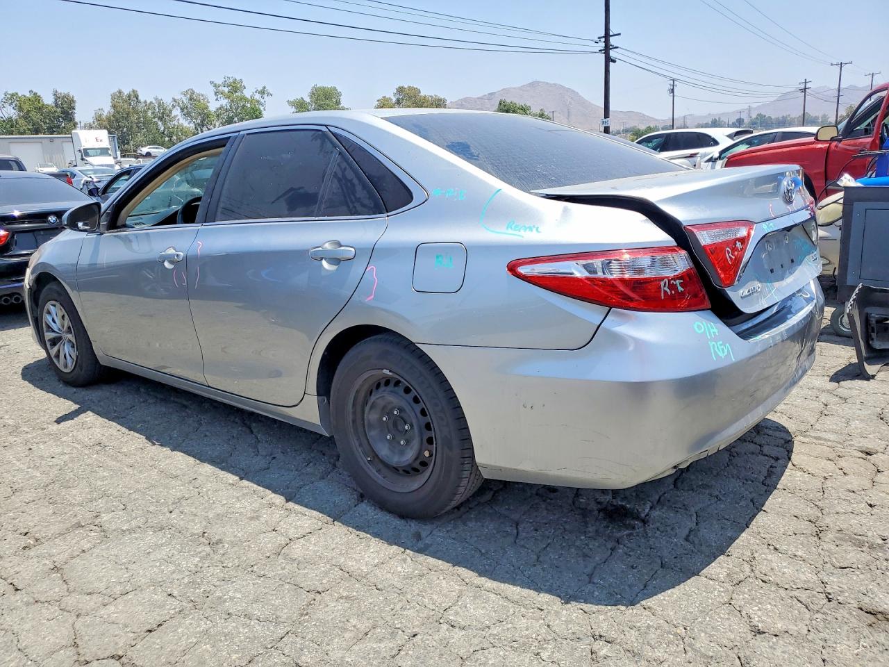 2015 Toyota Camry Le Silver vin: 4T4BF1FK2FR456994
