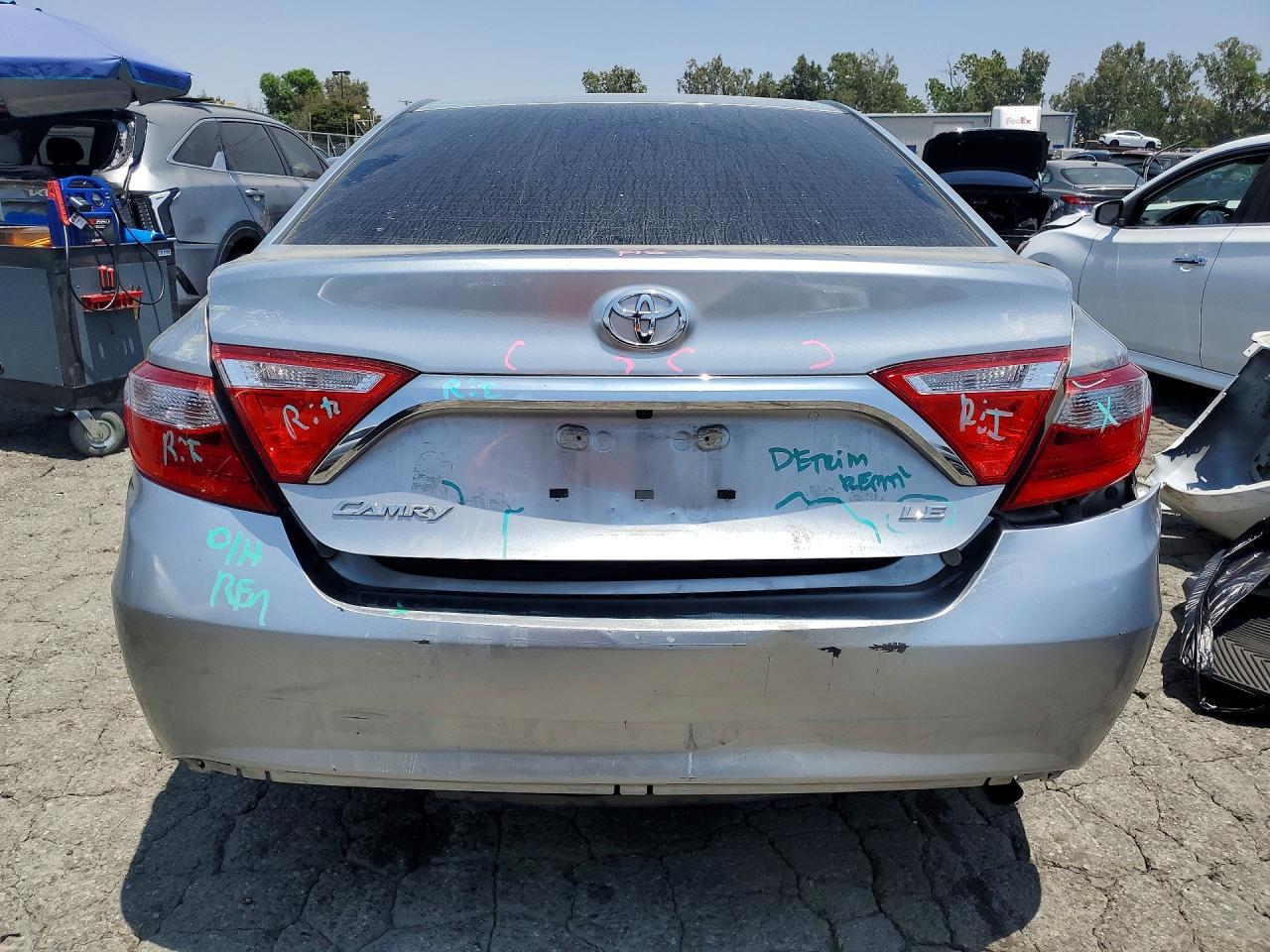 2015 Toyota Camry Le Silver vin: 4T4BF1FK2FR456994