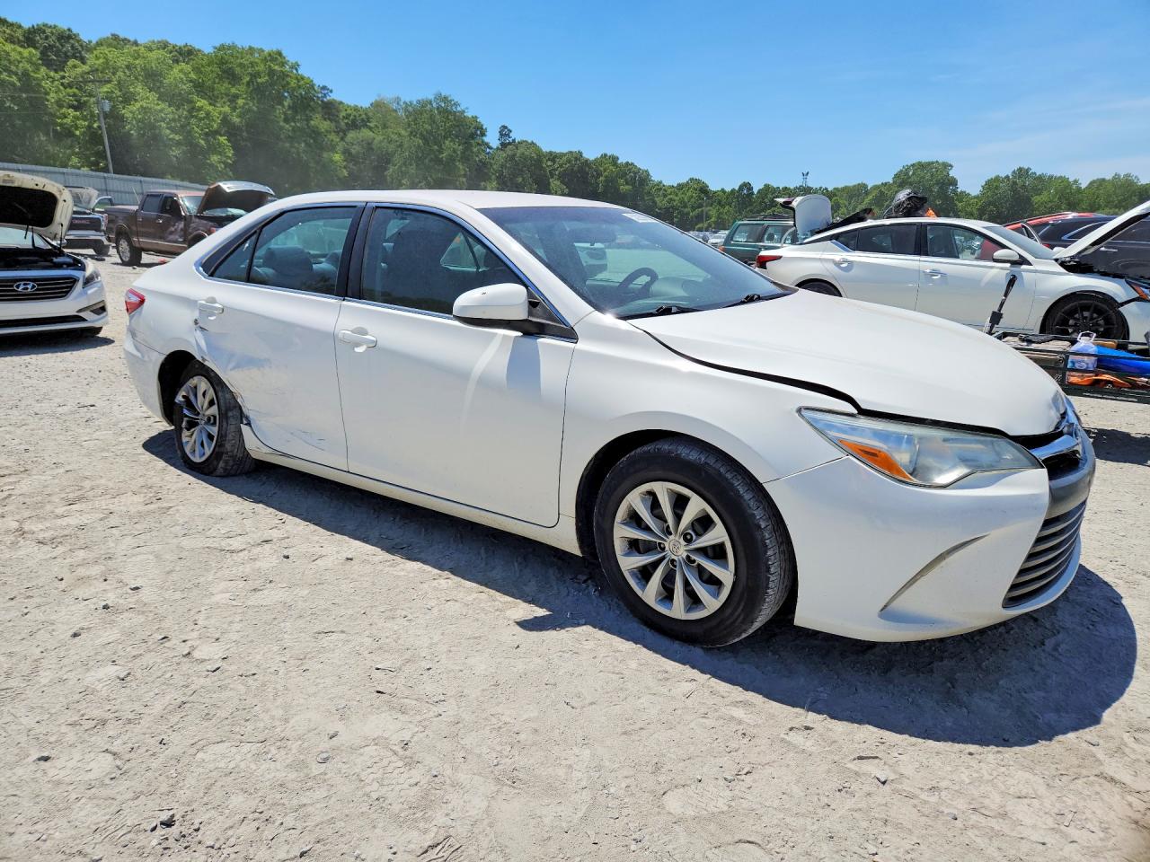 2015 Toyota Camry Le White vin: 4T4BF1FK2FR463640