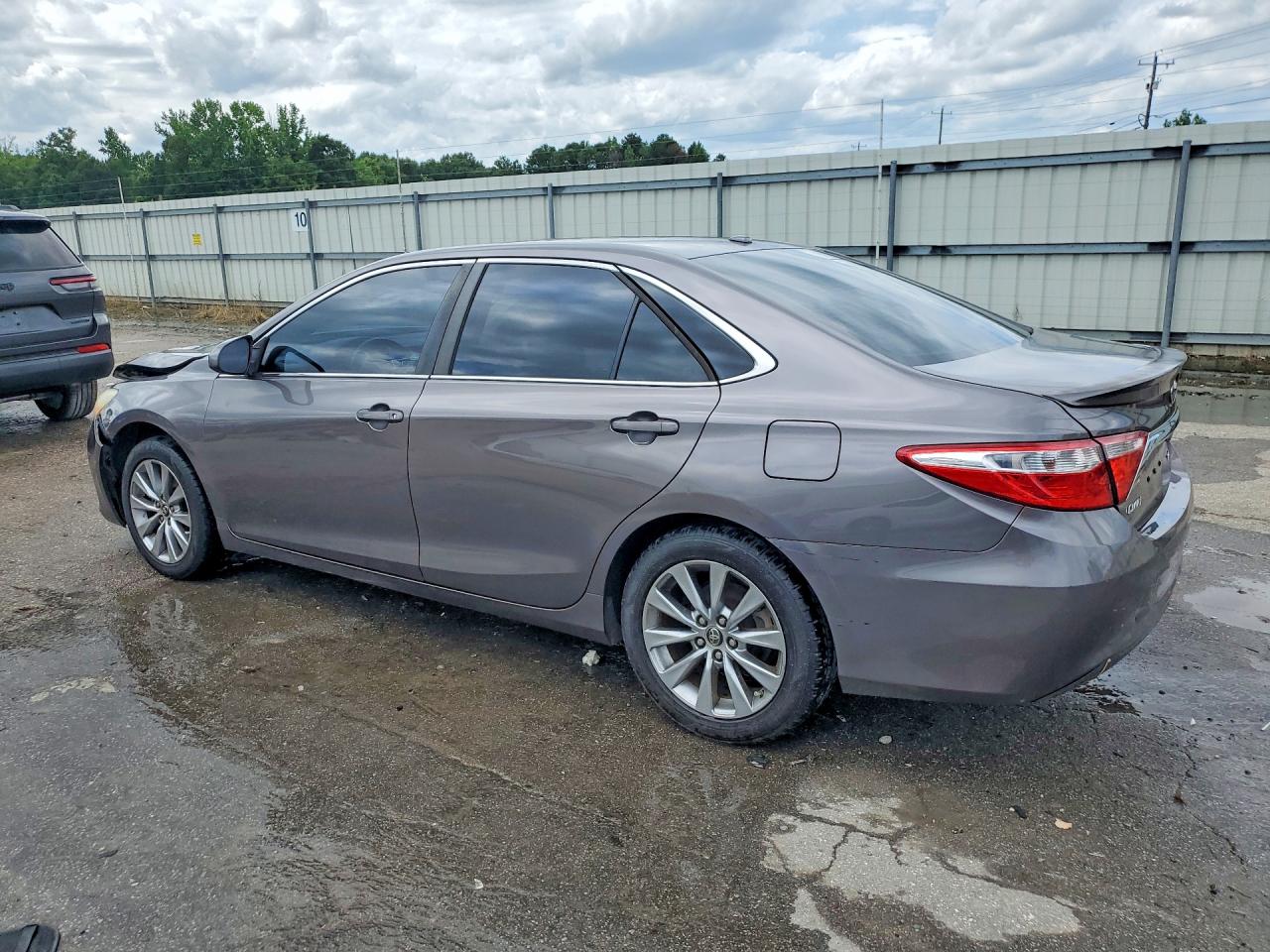 2015 Toyota Camry Xle Gray vin: 4T4BF1FK2FR464271