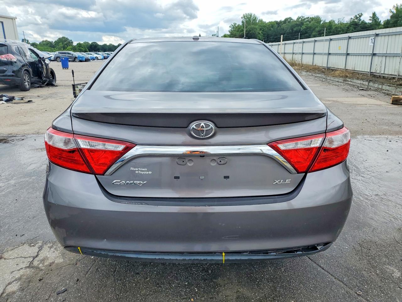 2015 Toyota Camry Xle Gray vin: 4T4BF1FK2FR464271