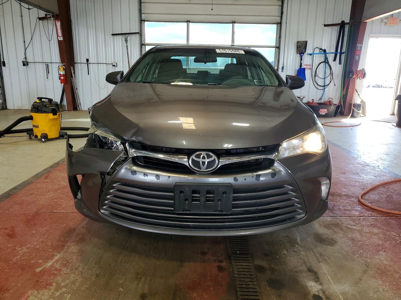 2015 Toyota Camry Le Серый vin: 4T4BF1FK2FR465176