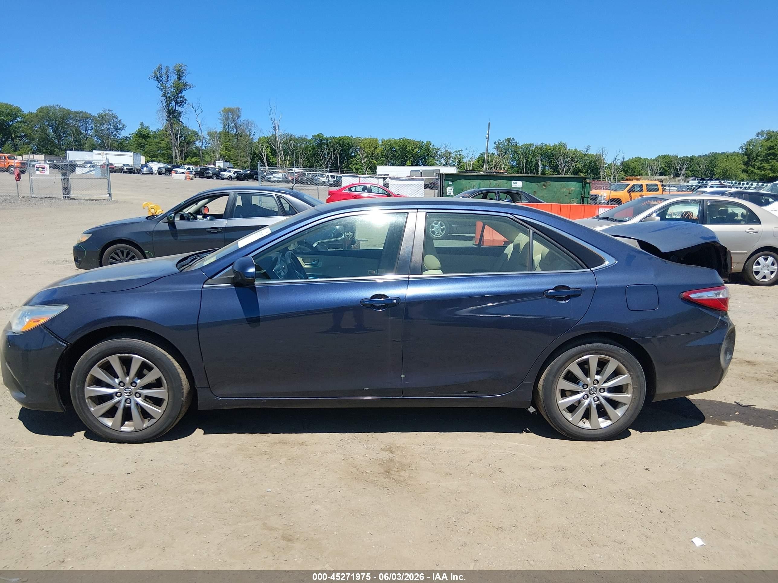 2015 Toyota Camry Xle Dark Blue vin: 4T4BF1FK2FR472984