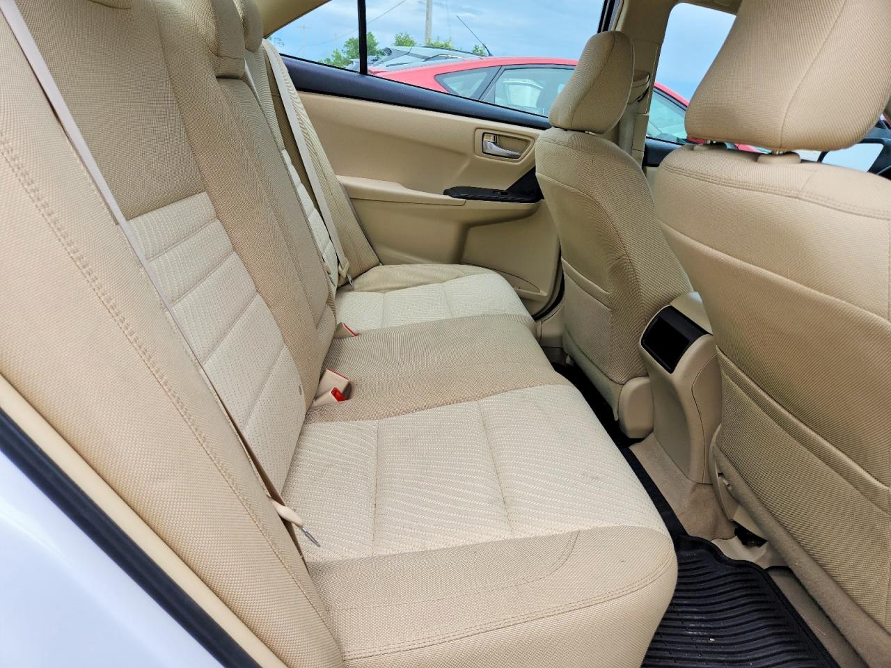 2015 Toyota Camry Le White vin: 4T4BF1FK2FR476694