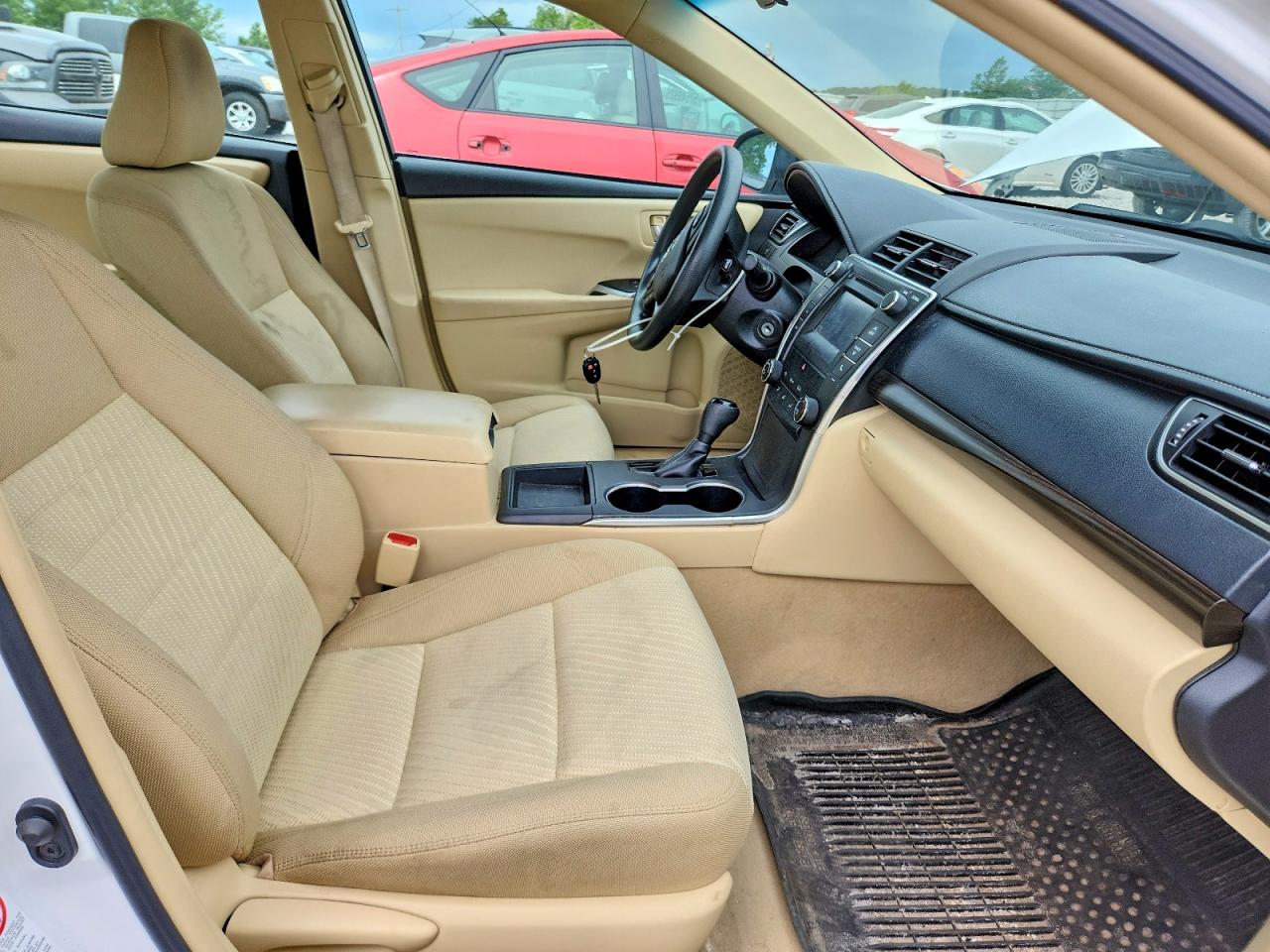 2015 Toyota Camry Le White vin: 4T4BF1FK2FR476694