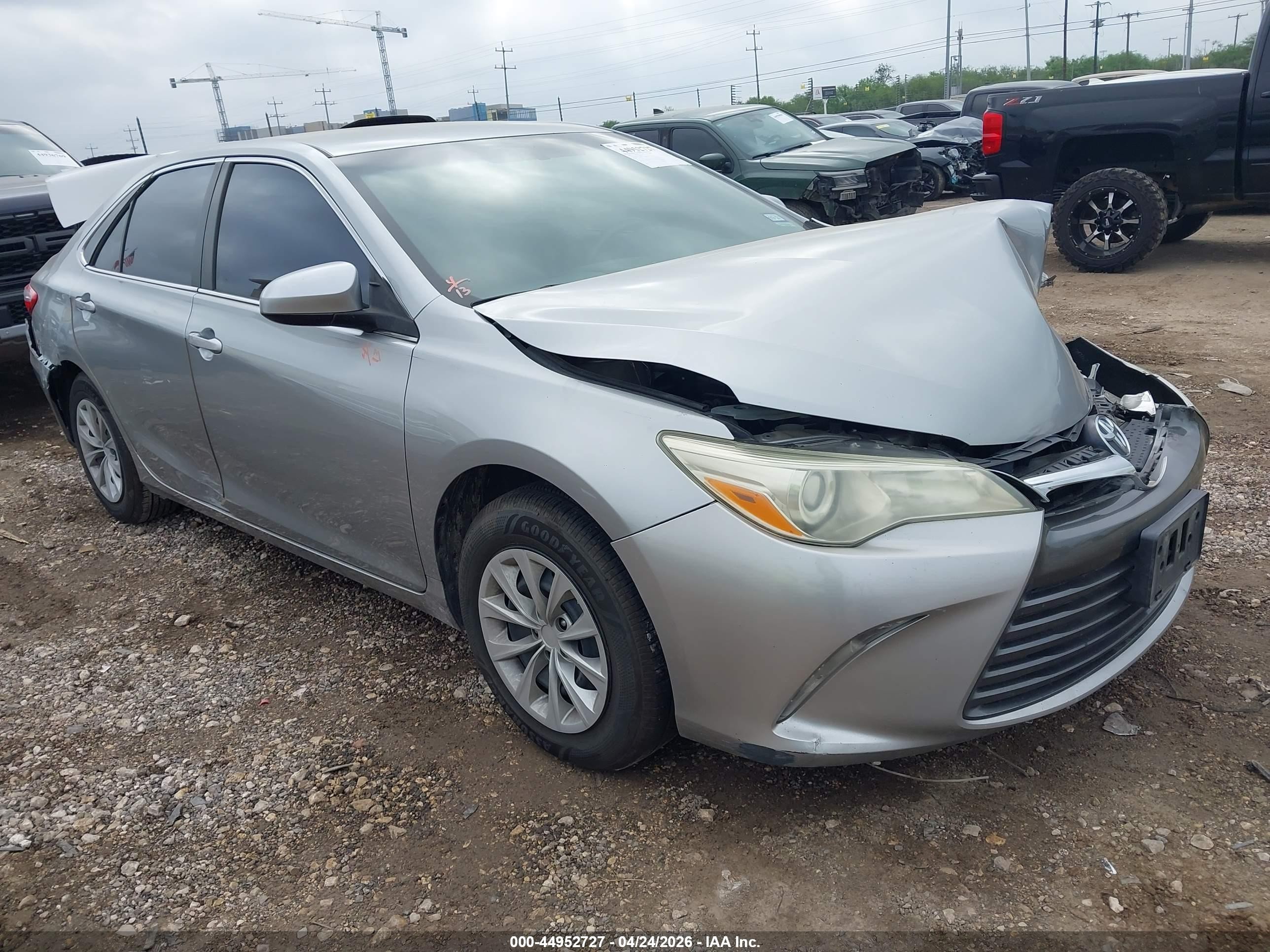 2015 Toyota Camry Le Silver vin: 4T4BF1FK2FR479725