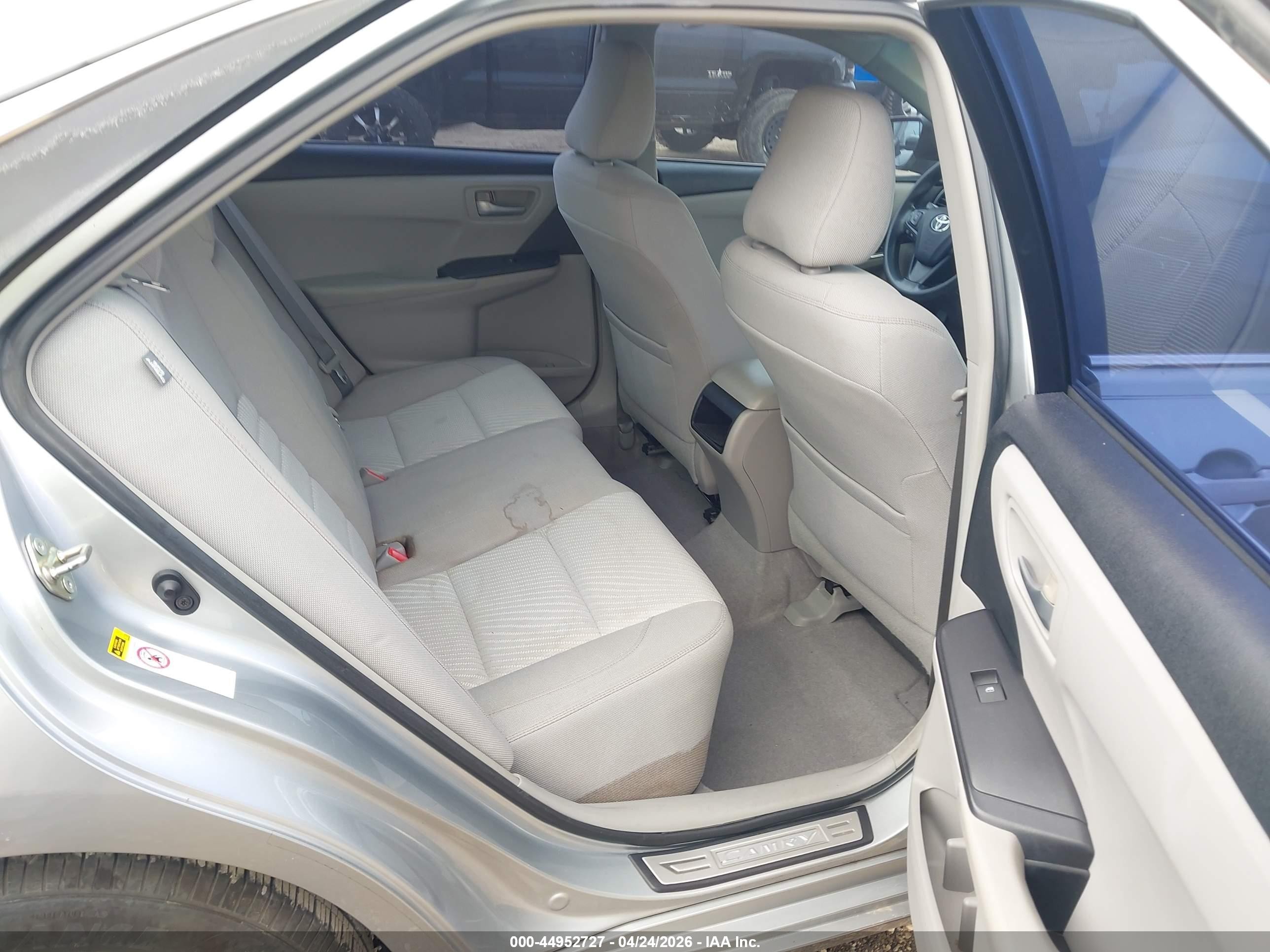 2015 Toyota Camry Le Silver vin: 4T4BF1FK2FR479725