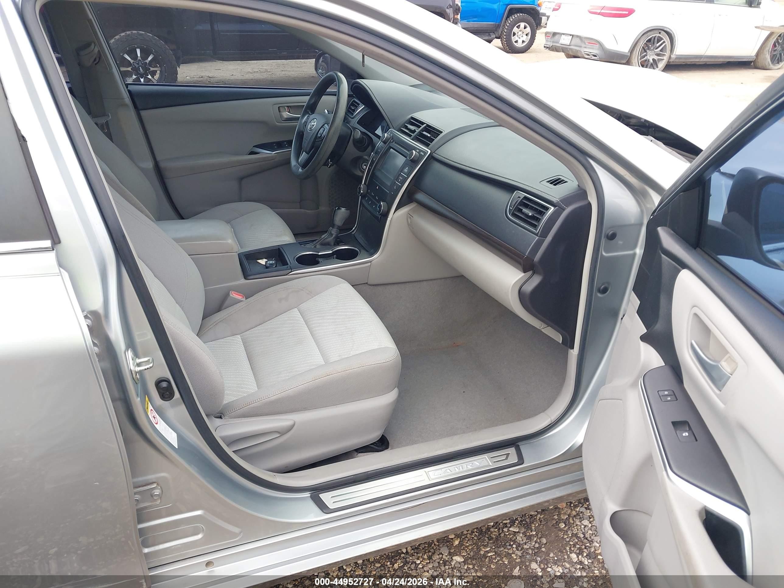 2015 Toyota Camry Le Silver vin: 4T4BF1FK2FR479725