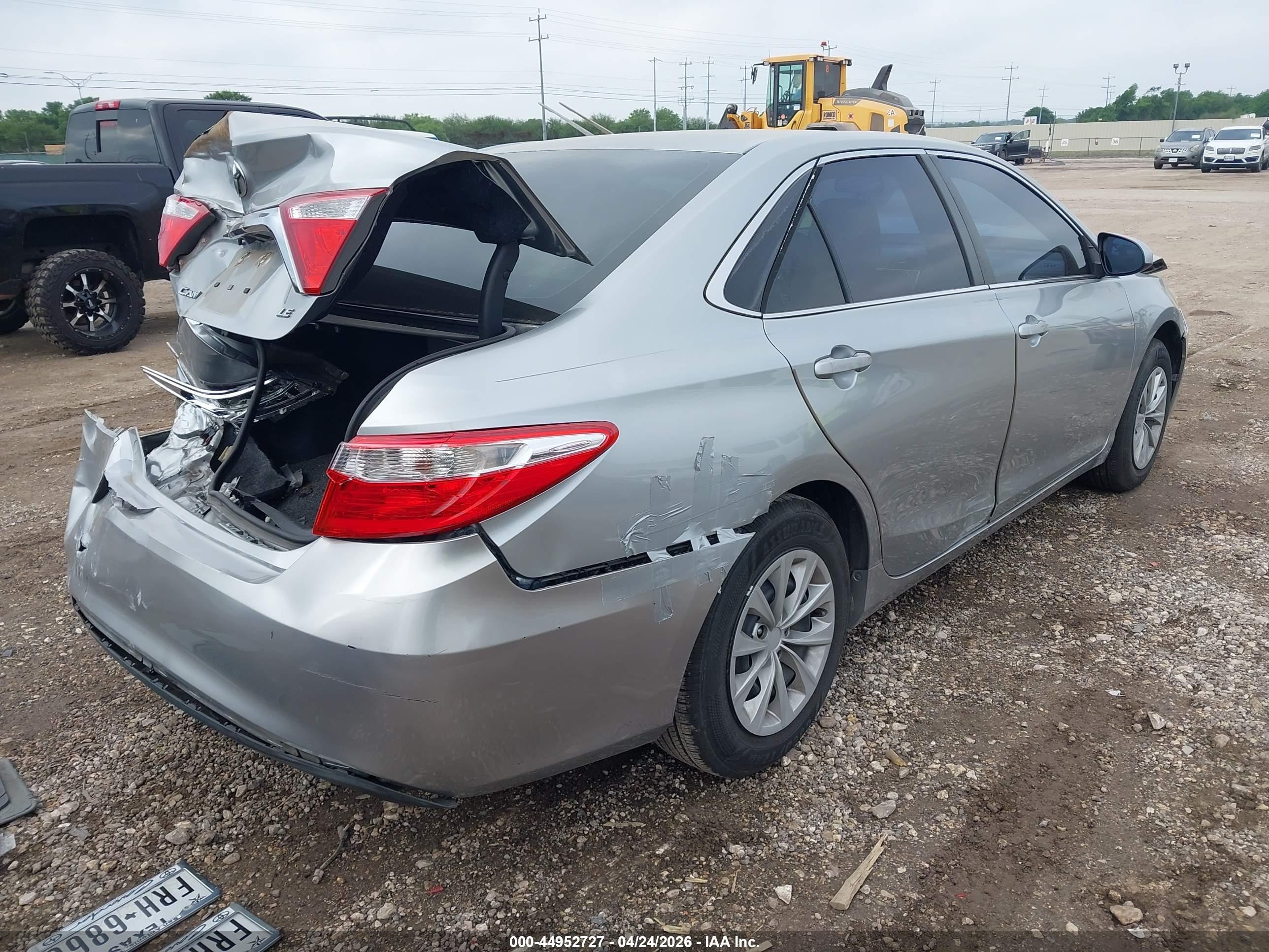 2015 Toyota Camry Le Silver vin: 4T4BF1FK2FR479725