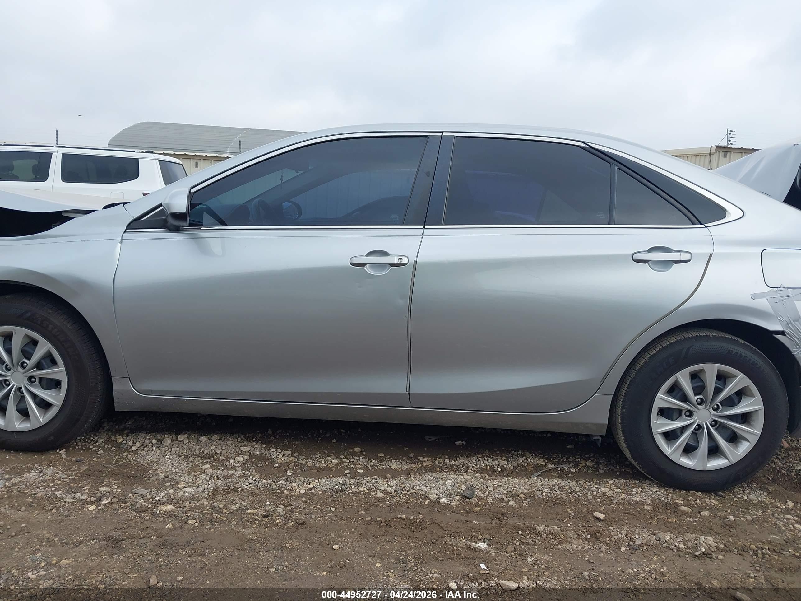 2015 Toyota Camry Le Silver vin: 4T4BF1FK2FR479725