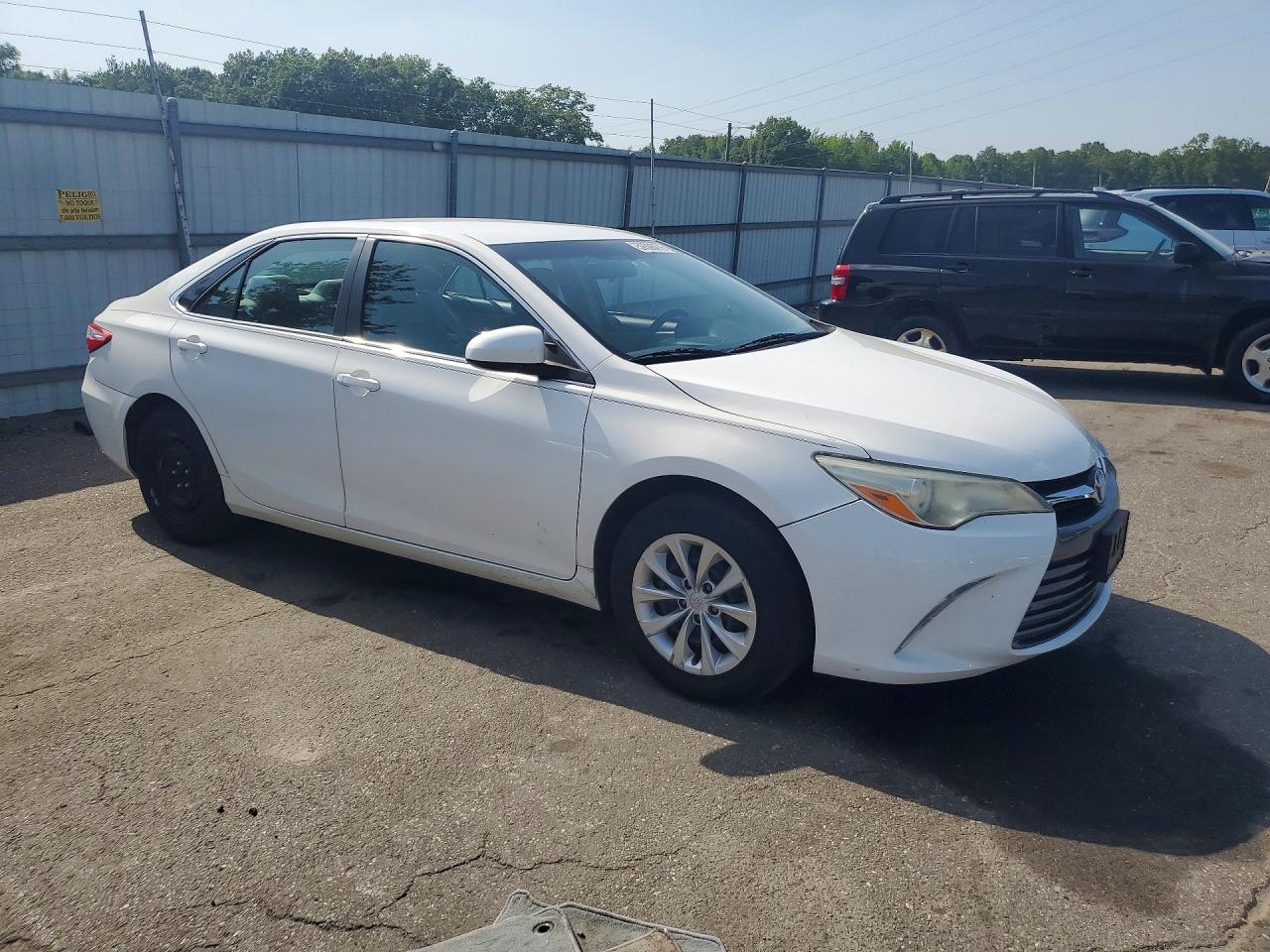 2015 Toyota Camry Le White vin: 4T4BF1FK2FR487873