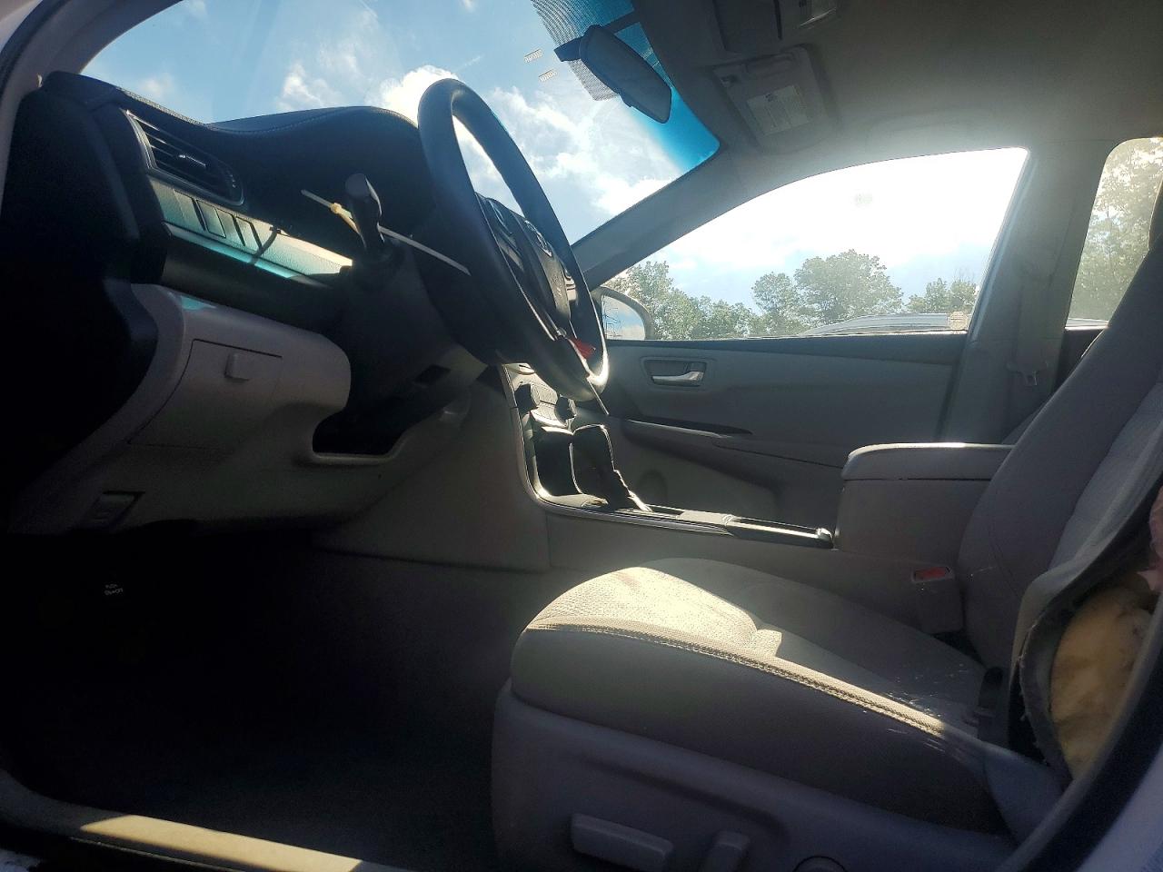 2015 Toyota Camry Le White vin: 4T4BF1FK2FR487873