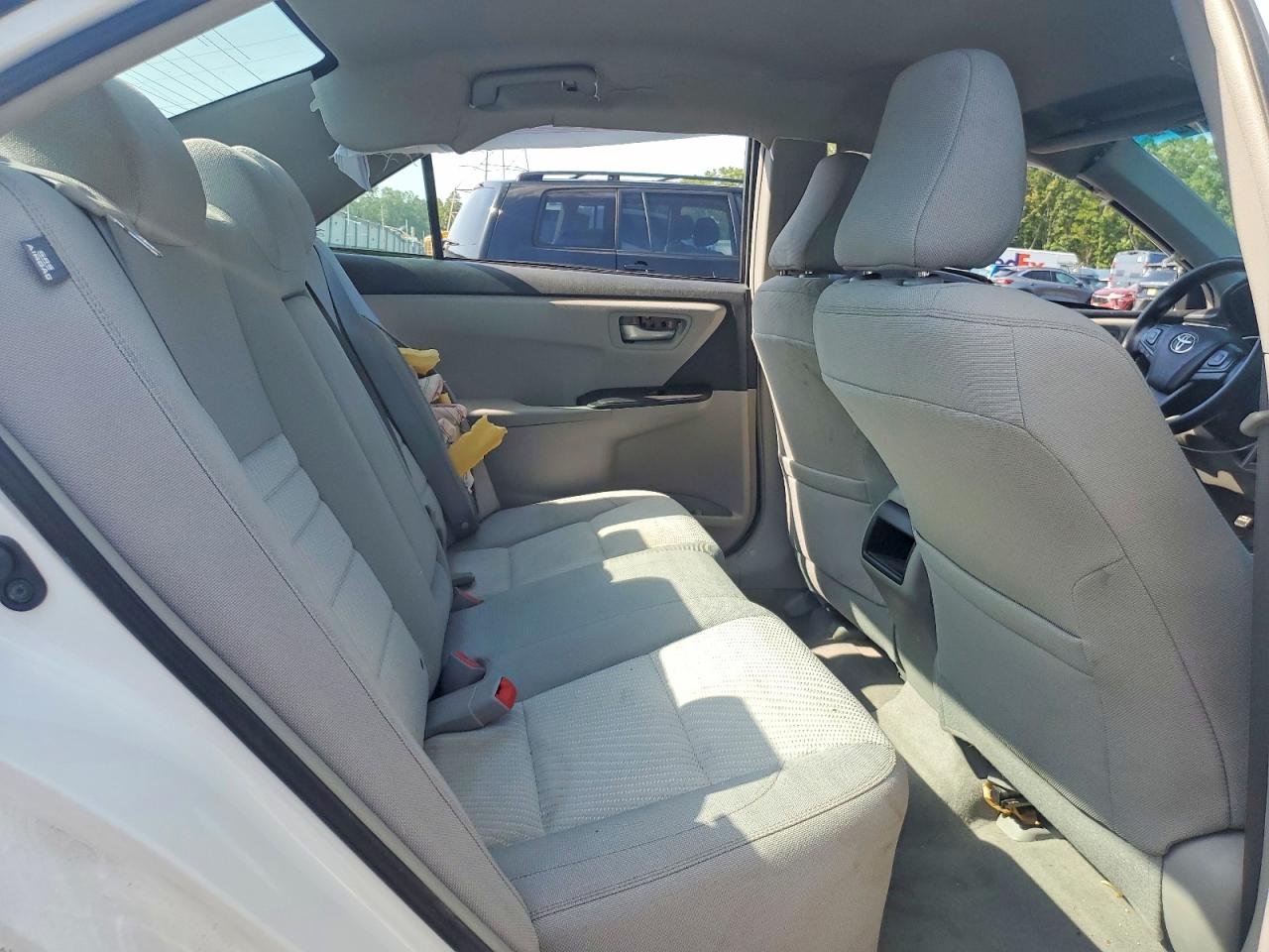 2015 Toyota Camry Le White vin: 4T4BF1FK2FR487873
