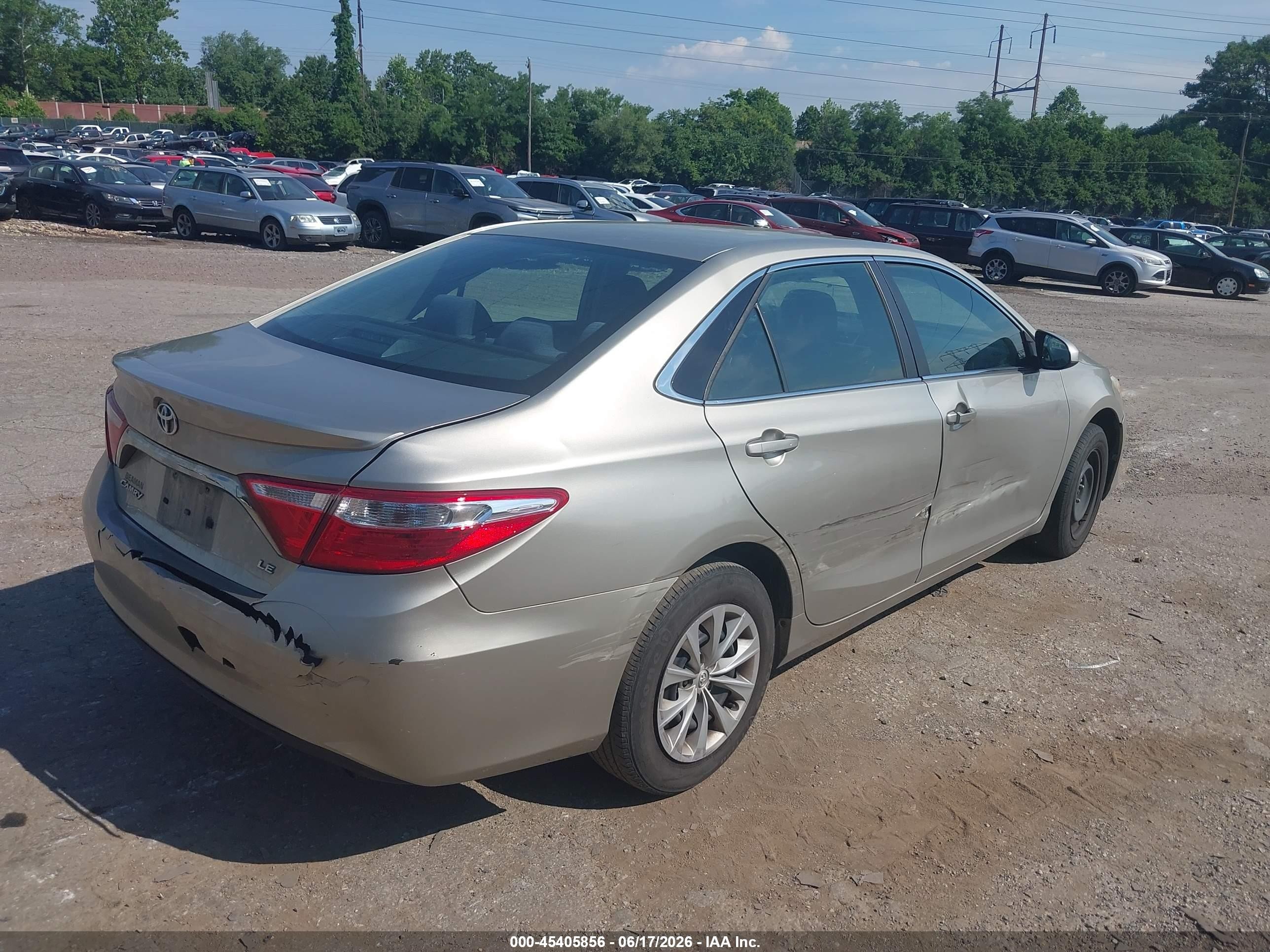2015 Toyota Camry Le Gold vin: 4T4BF1FK2FR492829
