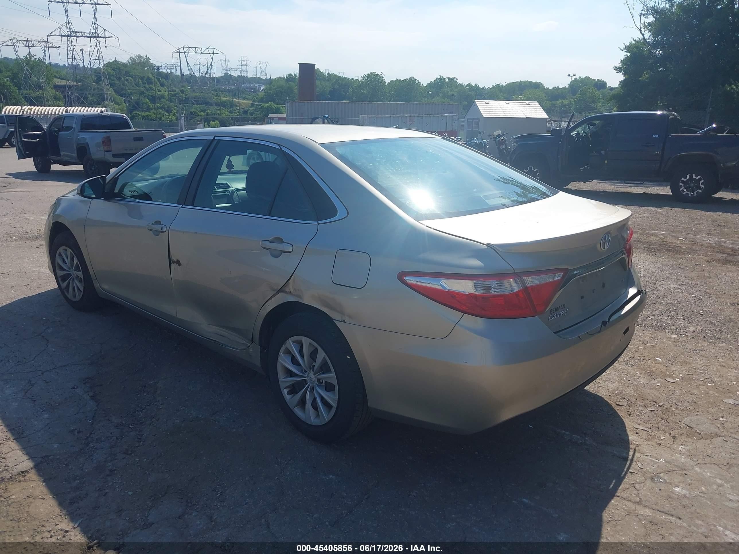 2015 Toyota Camry Le Gold vin: 4T4BF1FK2FR492829