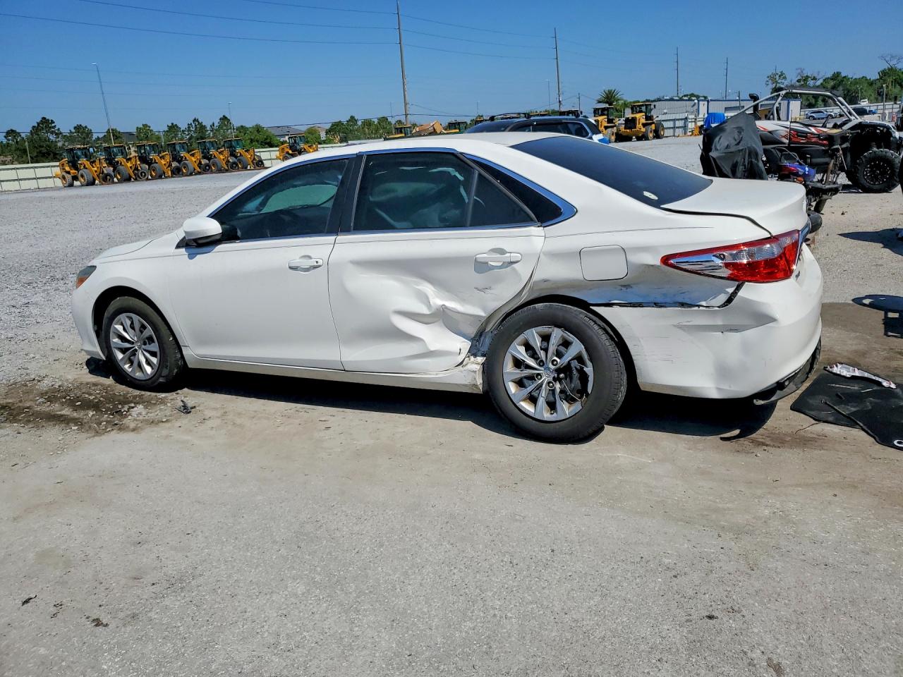 2015 Toyota Camry Le White vin: 4T4BF1FK2FR496461