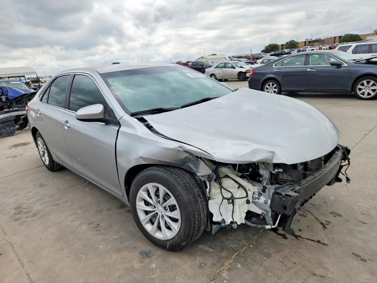 2015 Toyota Camry Le Серебряный vin: 4T4BF1FK2FR506468