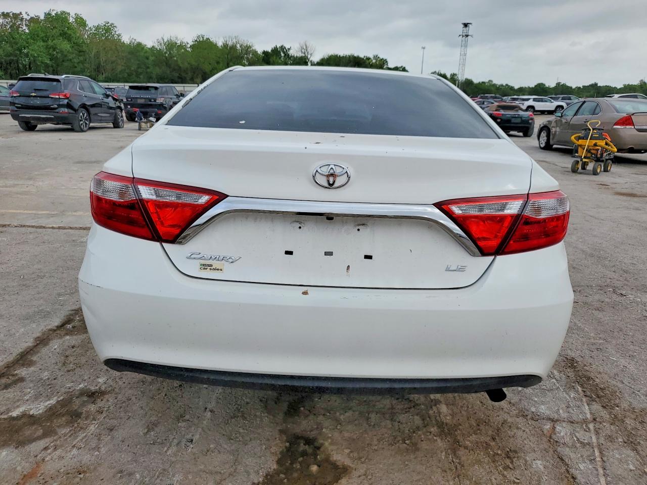 2015 Toyota Camry Le White vin: 4T4BF1FK2FR507619