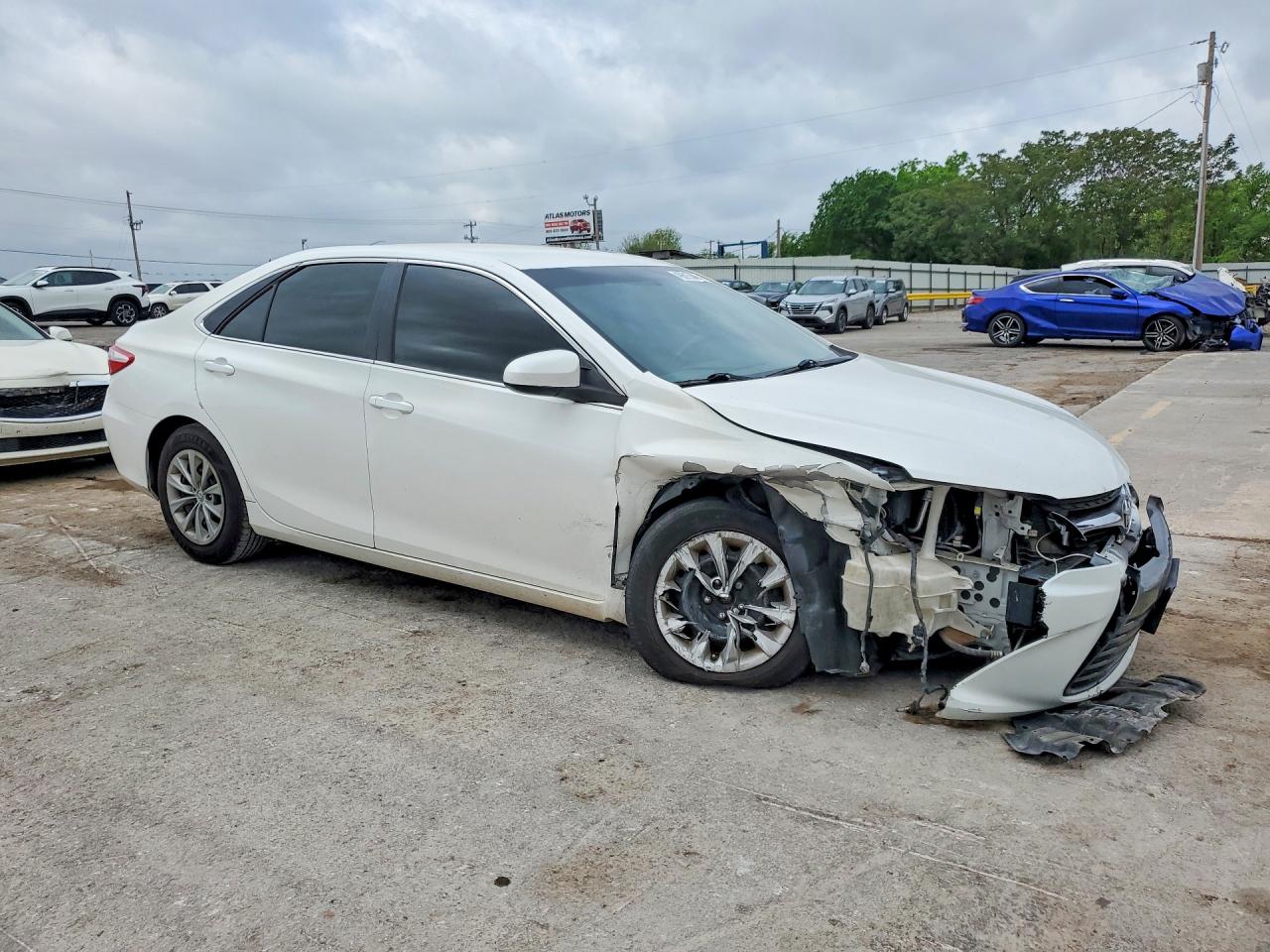 2015 Toyota Camry Le White vin: 4T4BF1FK2FR507619