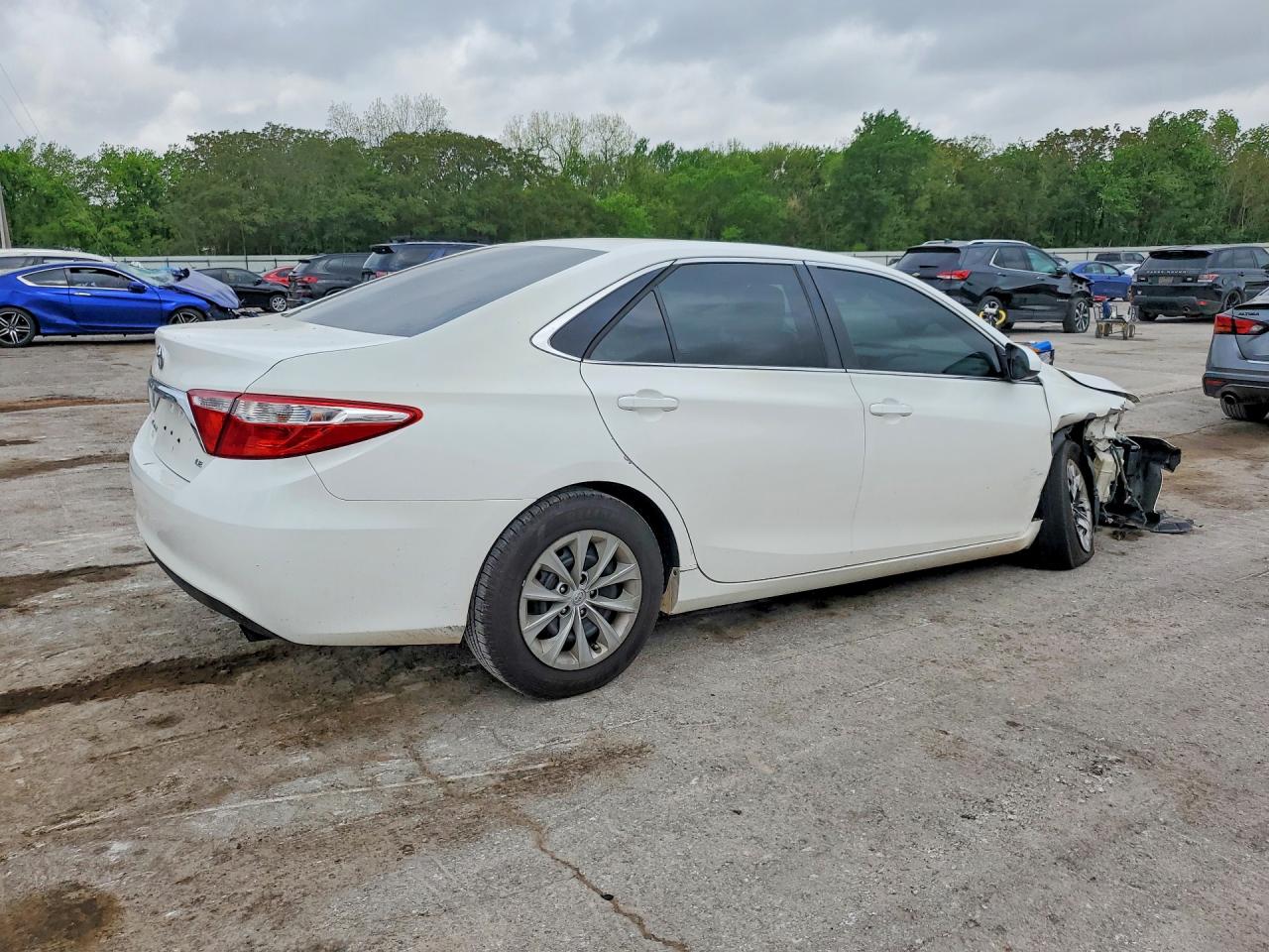 2015 Toyota Camry Le White vin: 4T4BF1FK2FR507619