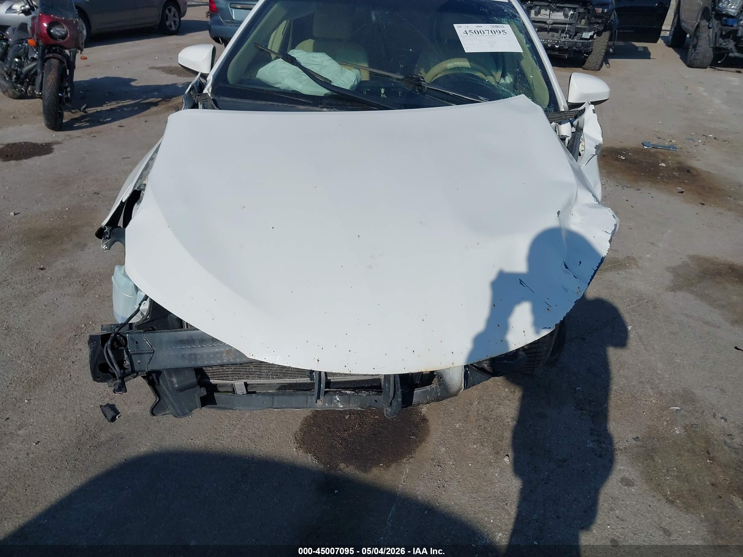 2015 Toyota Camry   Белый vin: 4T4BF1FK2FR514263