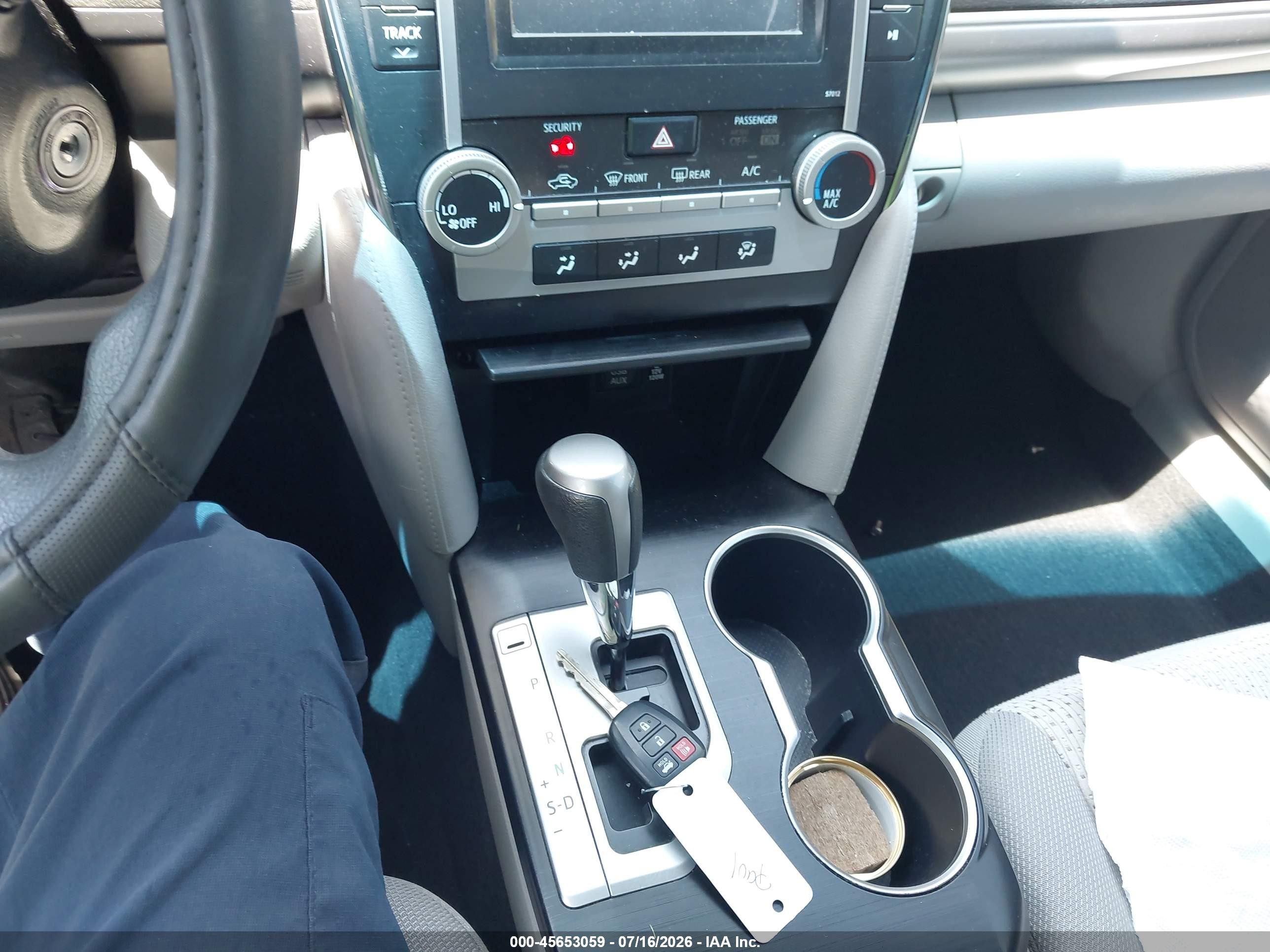 2012 Toyota Camry Le Серебряный vin: 4T4BF1FK3CR229129