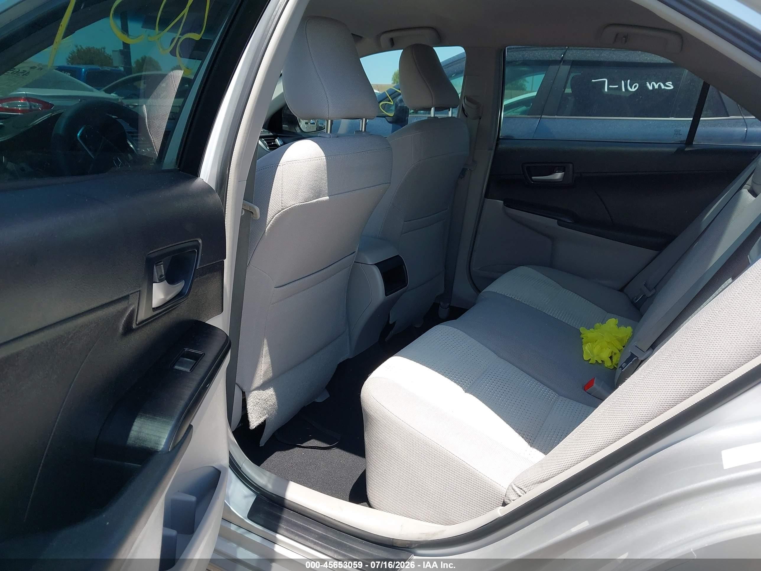 2012 Toyota Camry Le Серебряный vin: 4T4BF1FK3CR229129