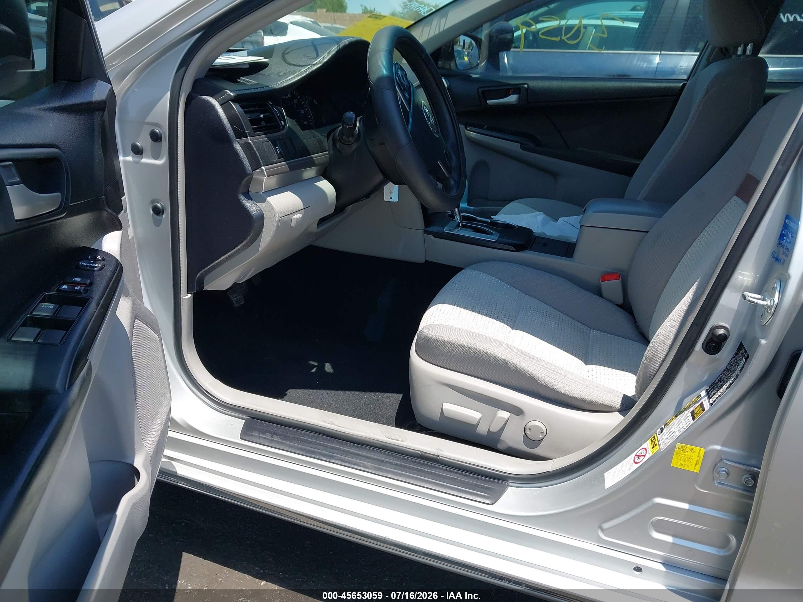 2012 Toyota Camry Le Серебряный vin: 4T4BF1FK3CR229129