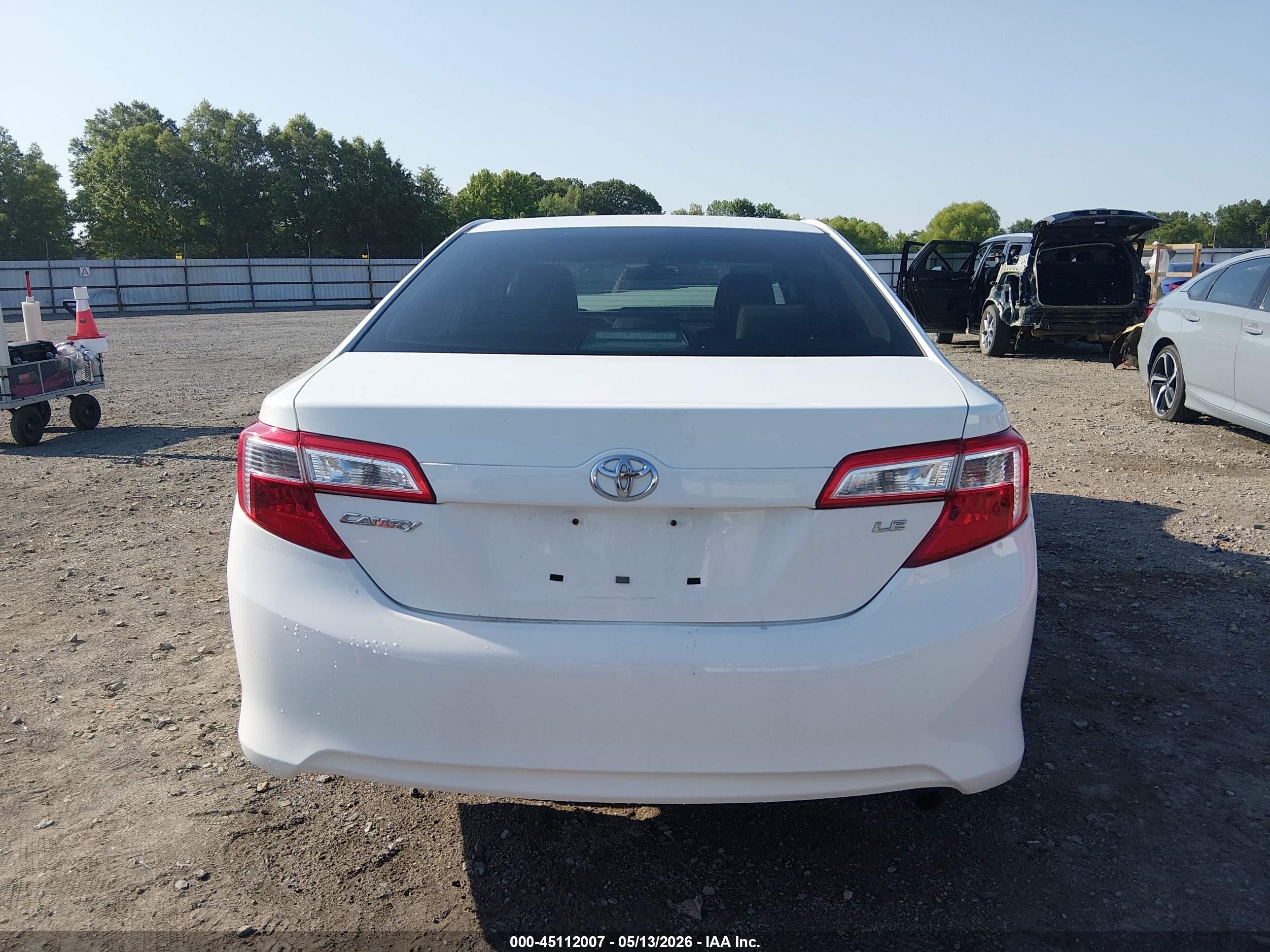 2012 Toyota Camry Le White vin: 4T4BF1FK3CR259165