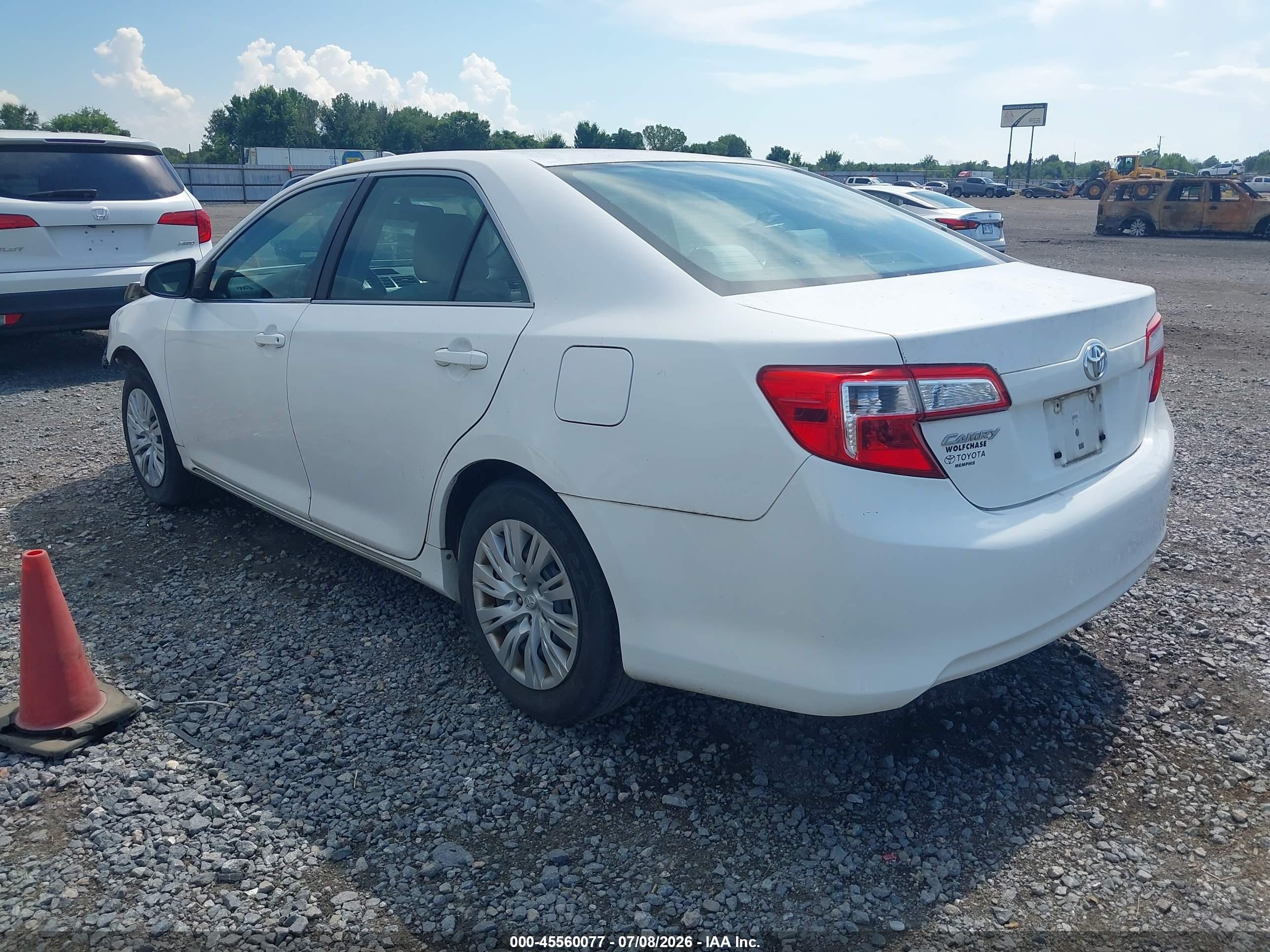 2012 Toyota Camry Le White vin: 4T4BF1FK3CR274121