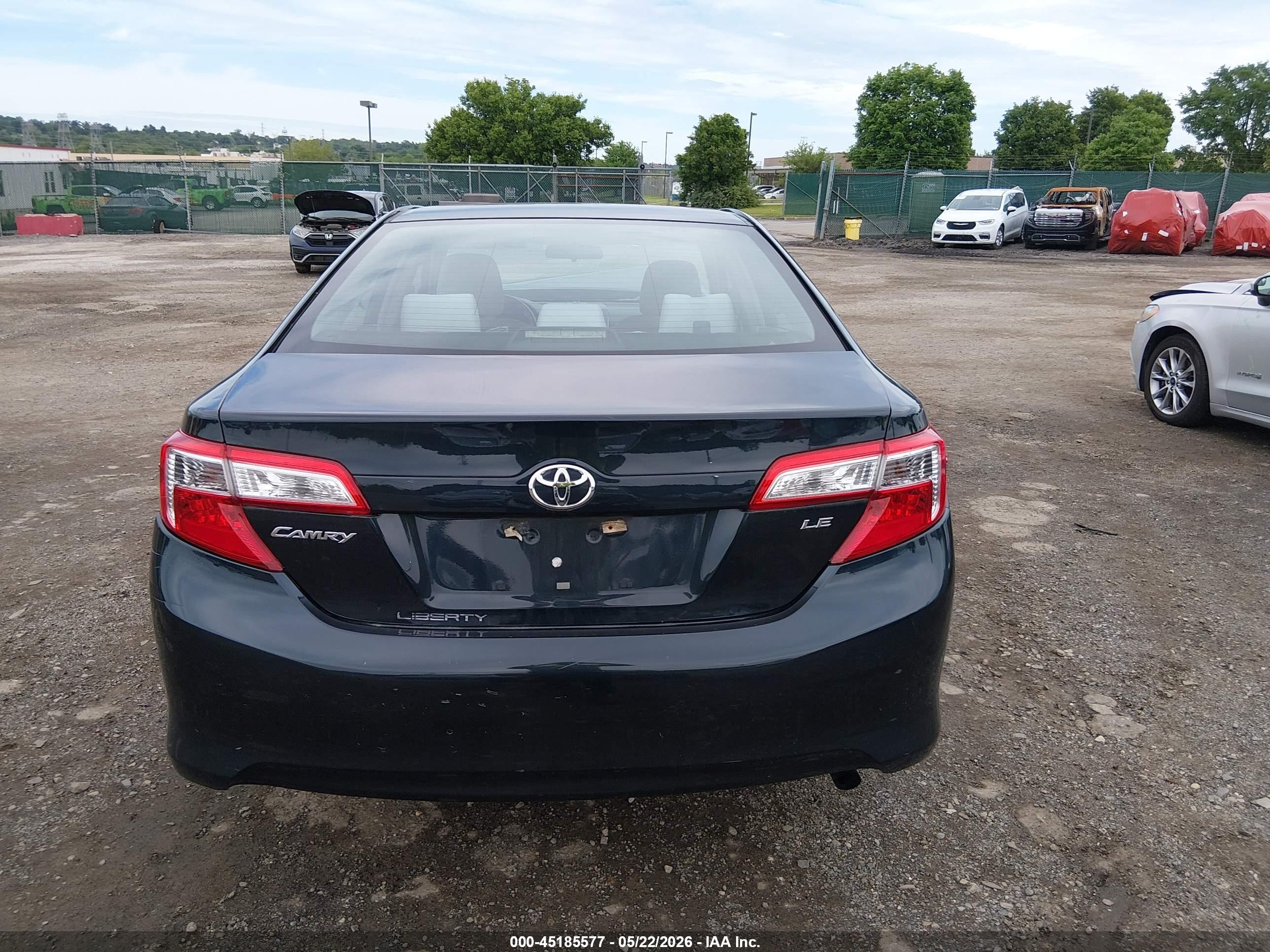 2013 Toyota Camry Le Dark Blue vin: 4T4BF1FK3DR274766