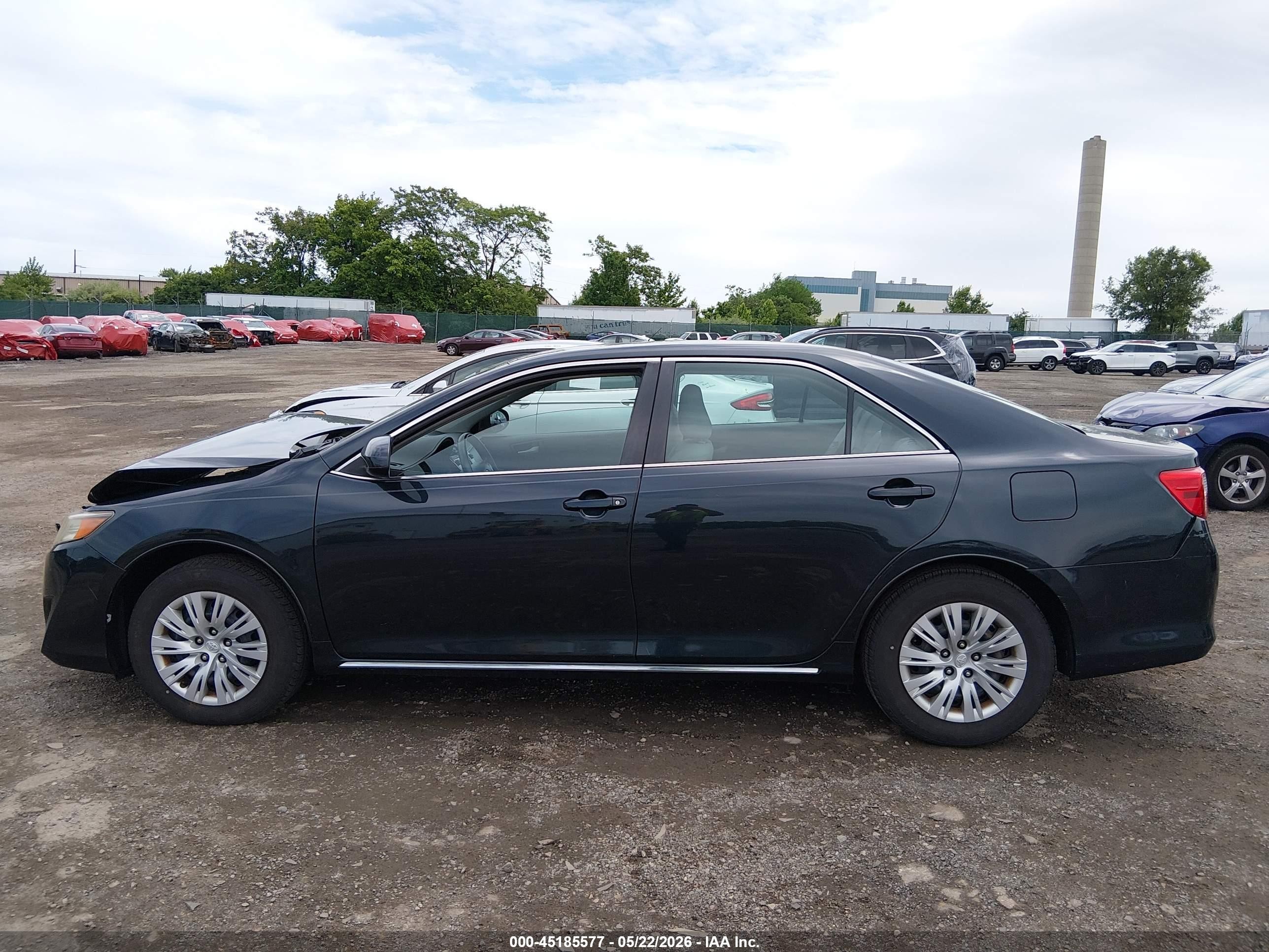 2013 Toyota Camry Le Dark Blue vin: 4T4BF1FK3DR274766