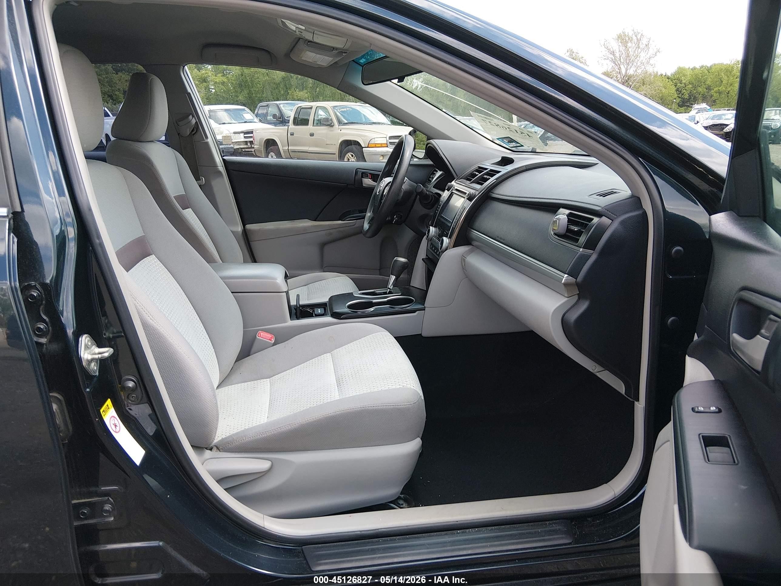 2013 Toyota Camry Le Gray vin: 4T4BF1FK3DR282334
