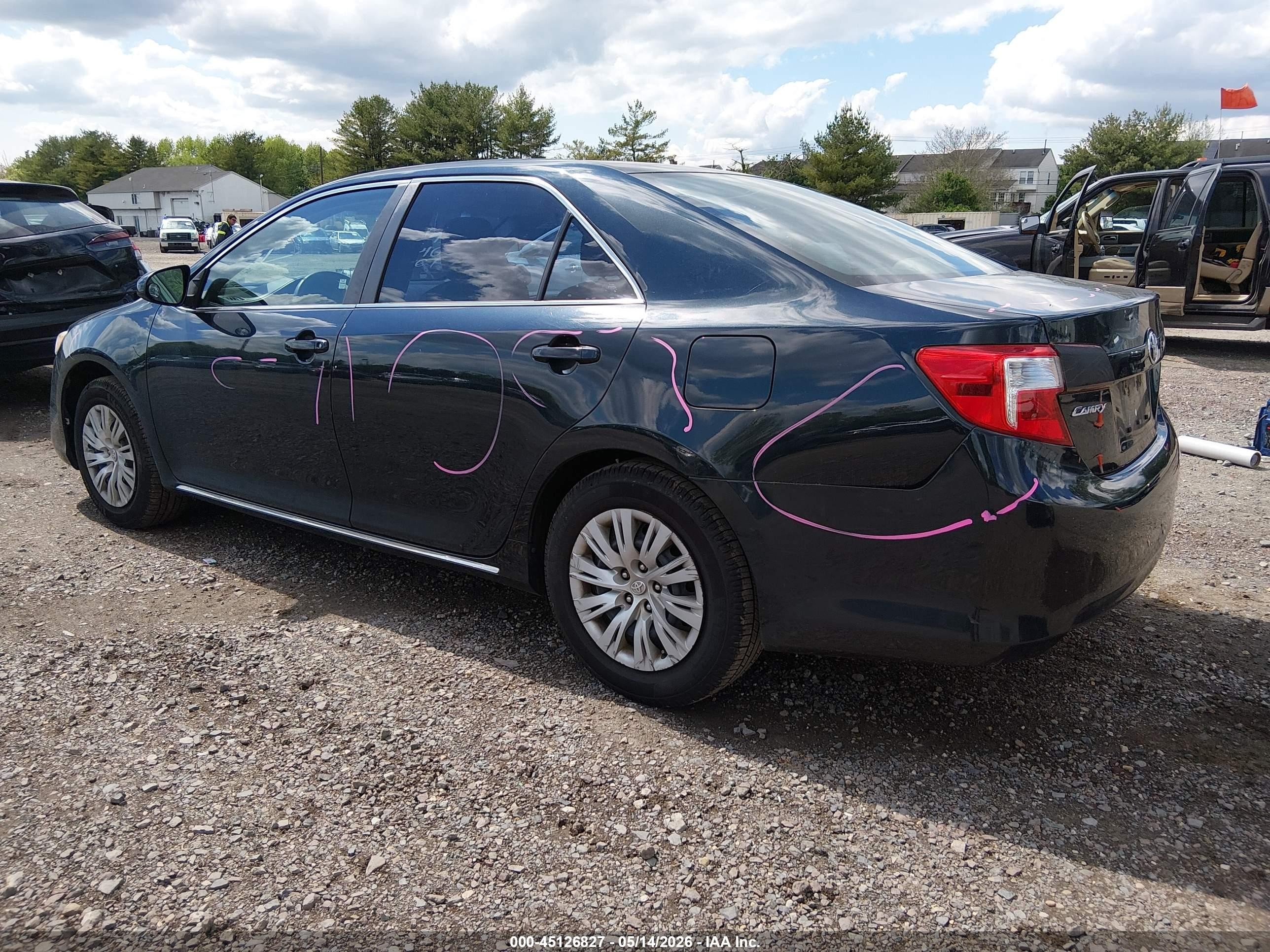 2013 Toyota Camry Le Gray vin: 4T4BF1FK3DR282334