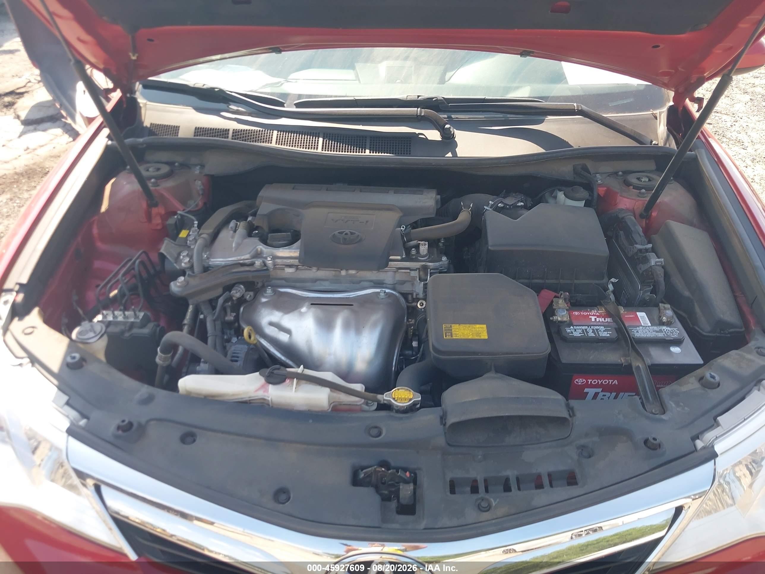 2013 Toyota Camry Le Red vin: 4T4BF1FK3DR285945