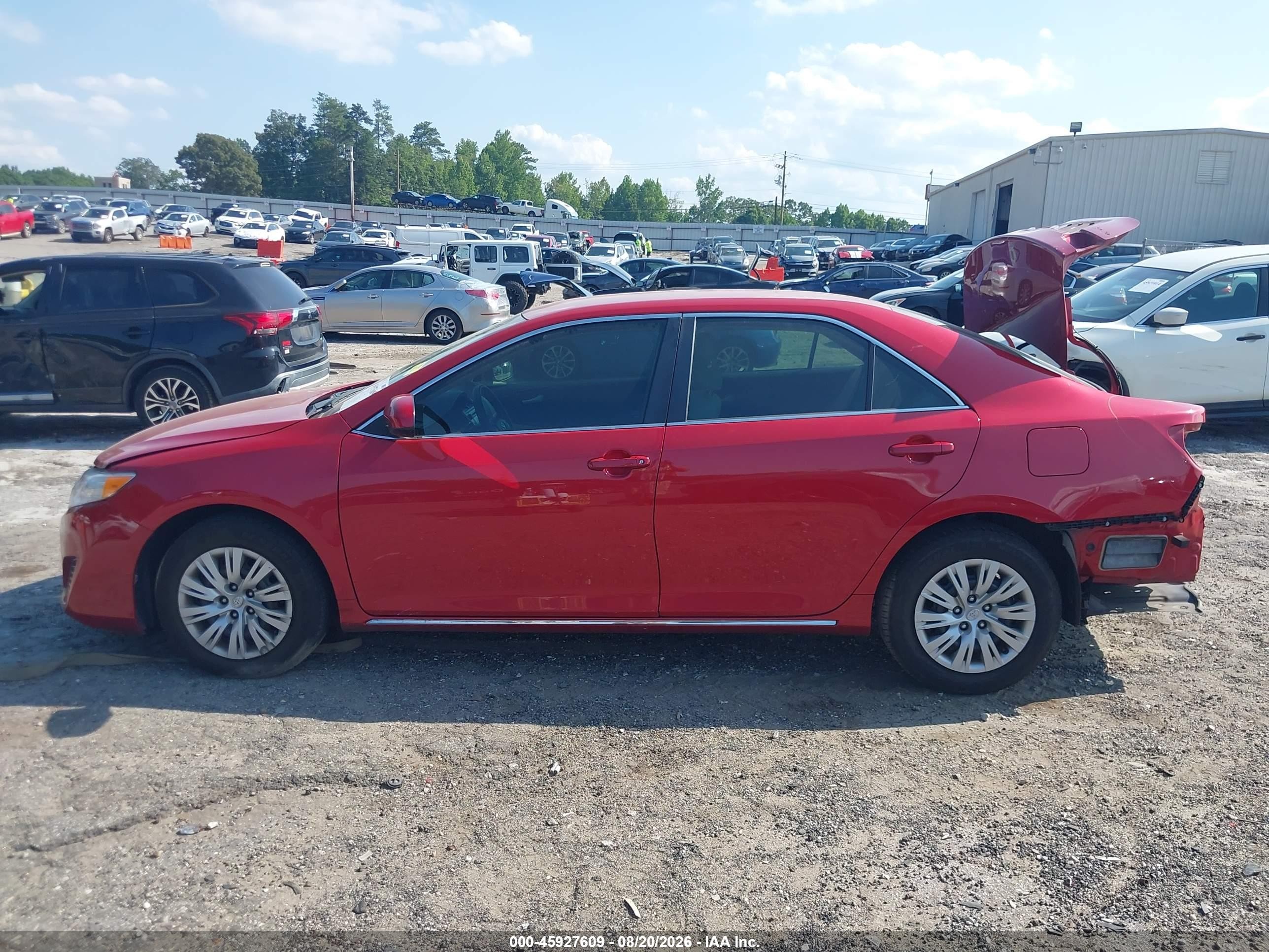 2013 Toyota Camry Le Red vin: 4T4BF1FK3DR285945