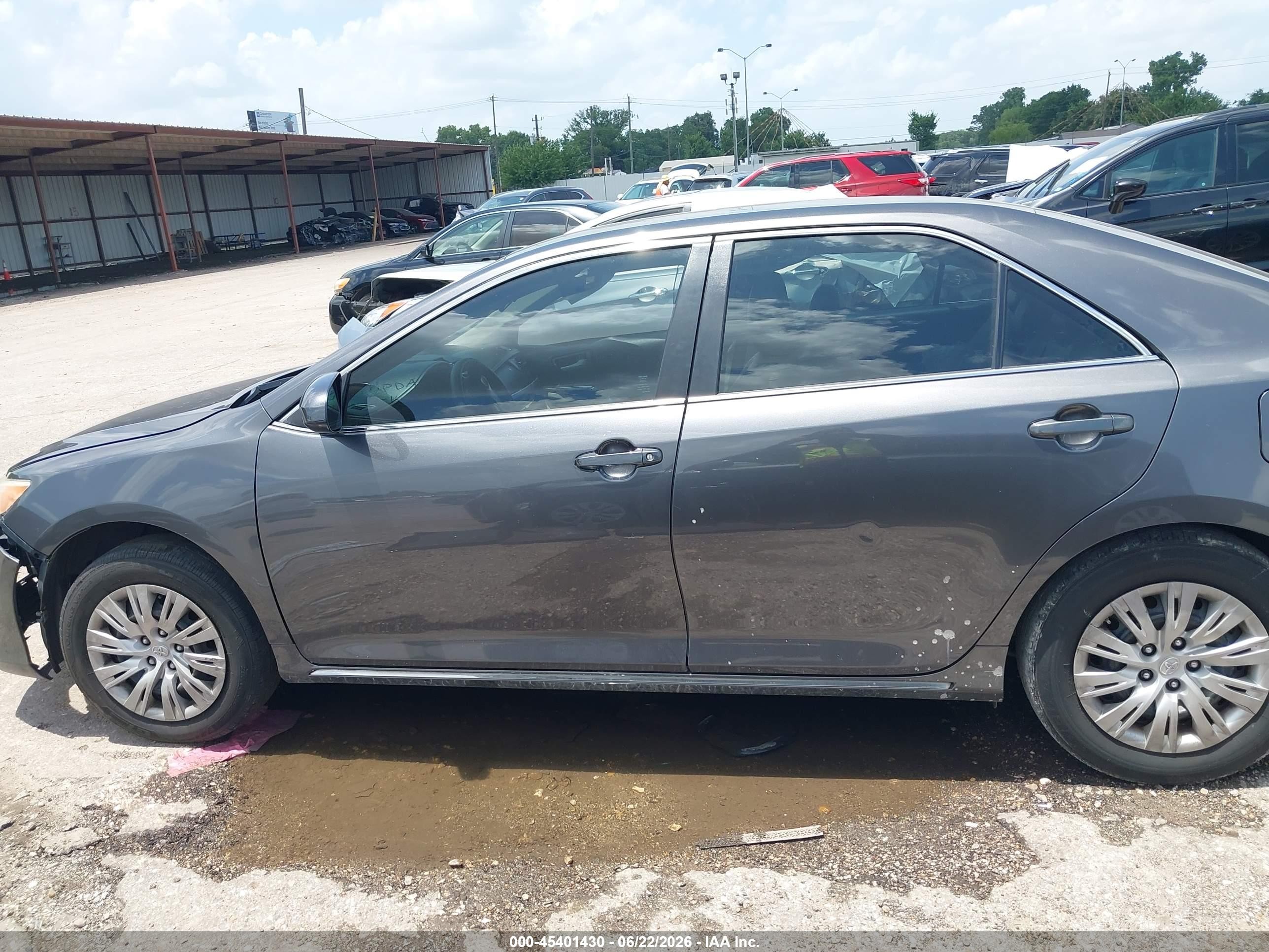 2013 Toyota Camry Le Серый vin: 4T4BF1FK3DR293527